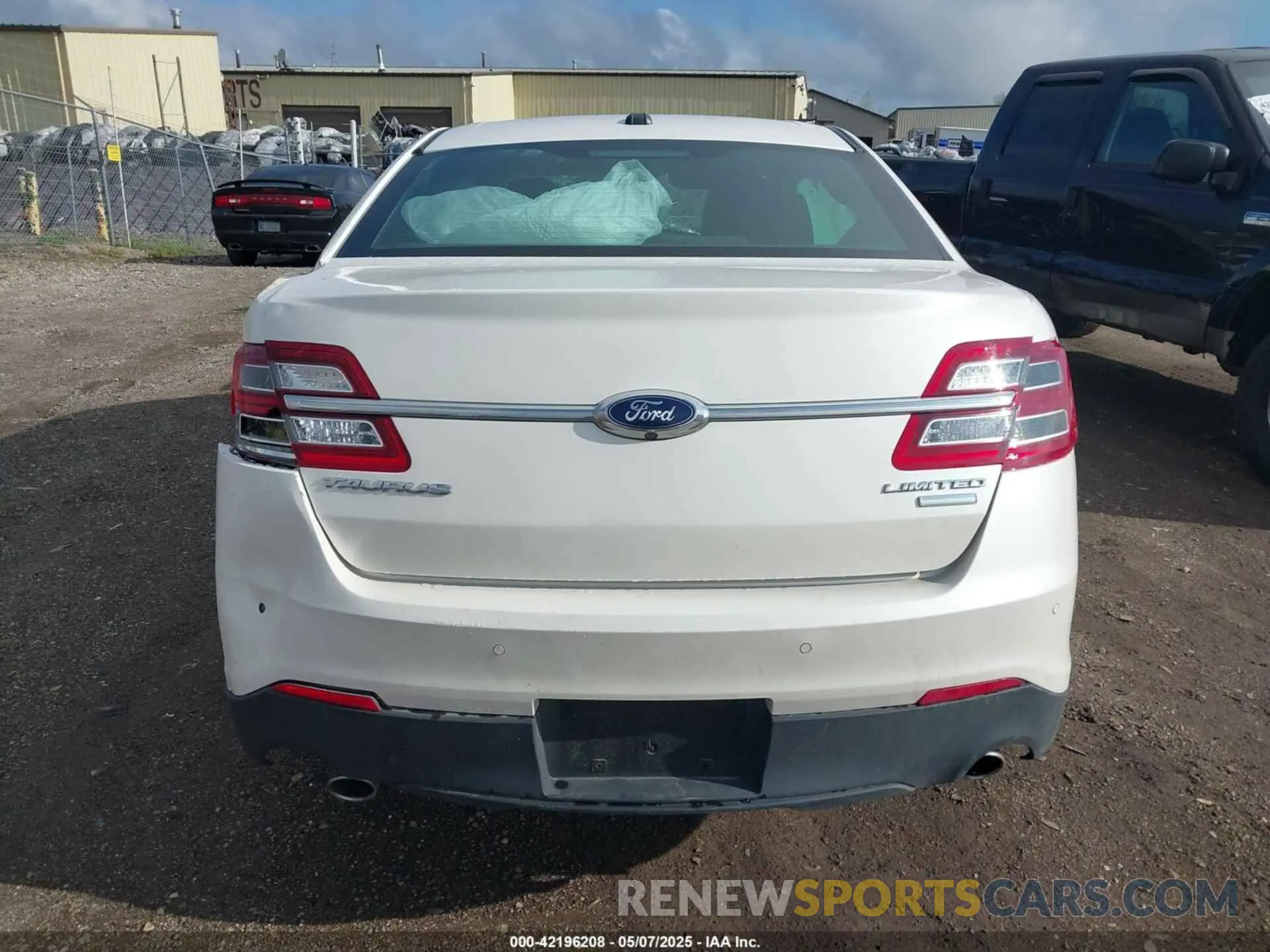 15 Photograph of a damaged car 1FAHP2J86KG100800 FORD TAURUS 2019