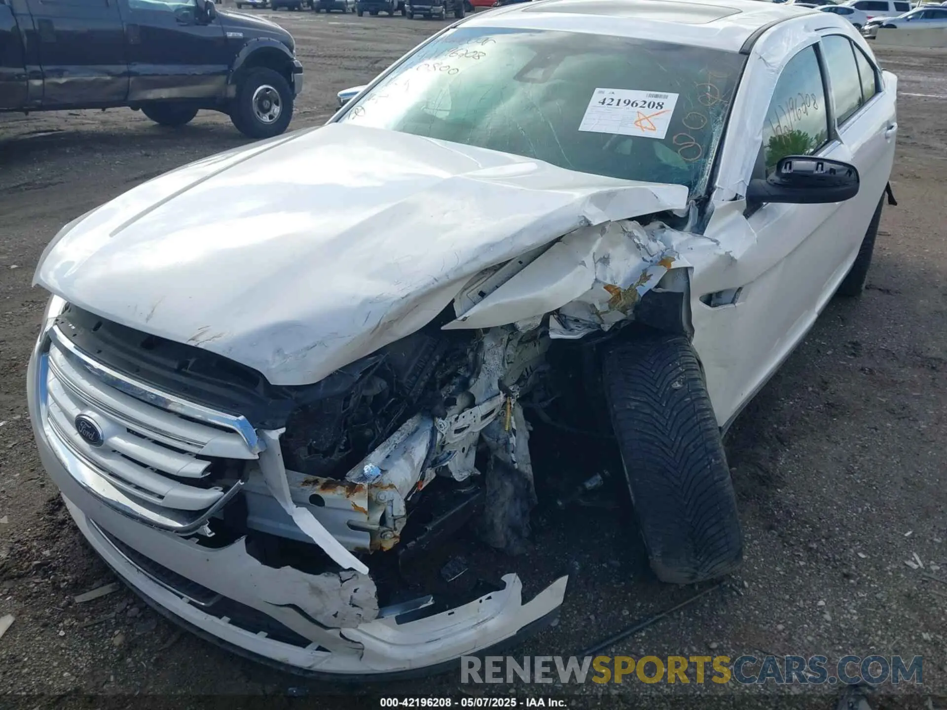 6 Photograph of a damaged car 1FAHP2J86KG100800 FORD TAURUS 2019
