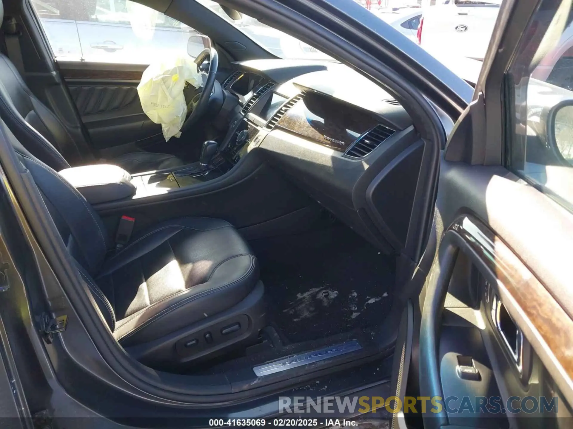 5 Photograph of a damaged car 1FAHP2J86KG115989 FORD TAURUS 2019