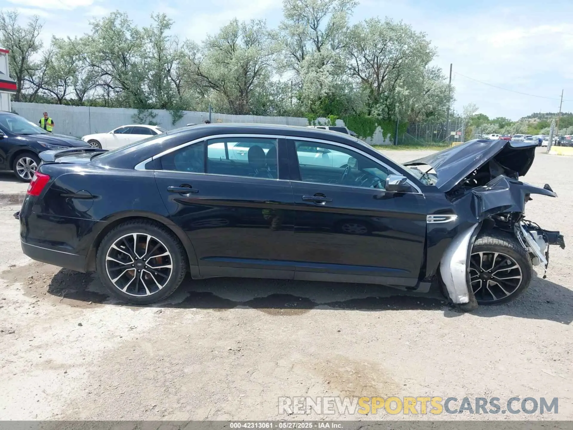 13 Photograph of a damaged car 1FAHP2J88KG115041 FORD TAURUS 2019