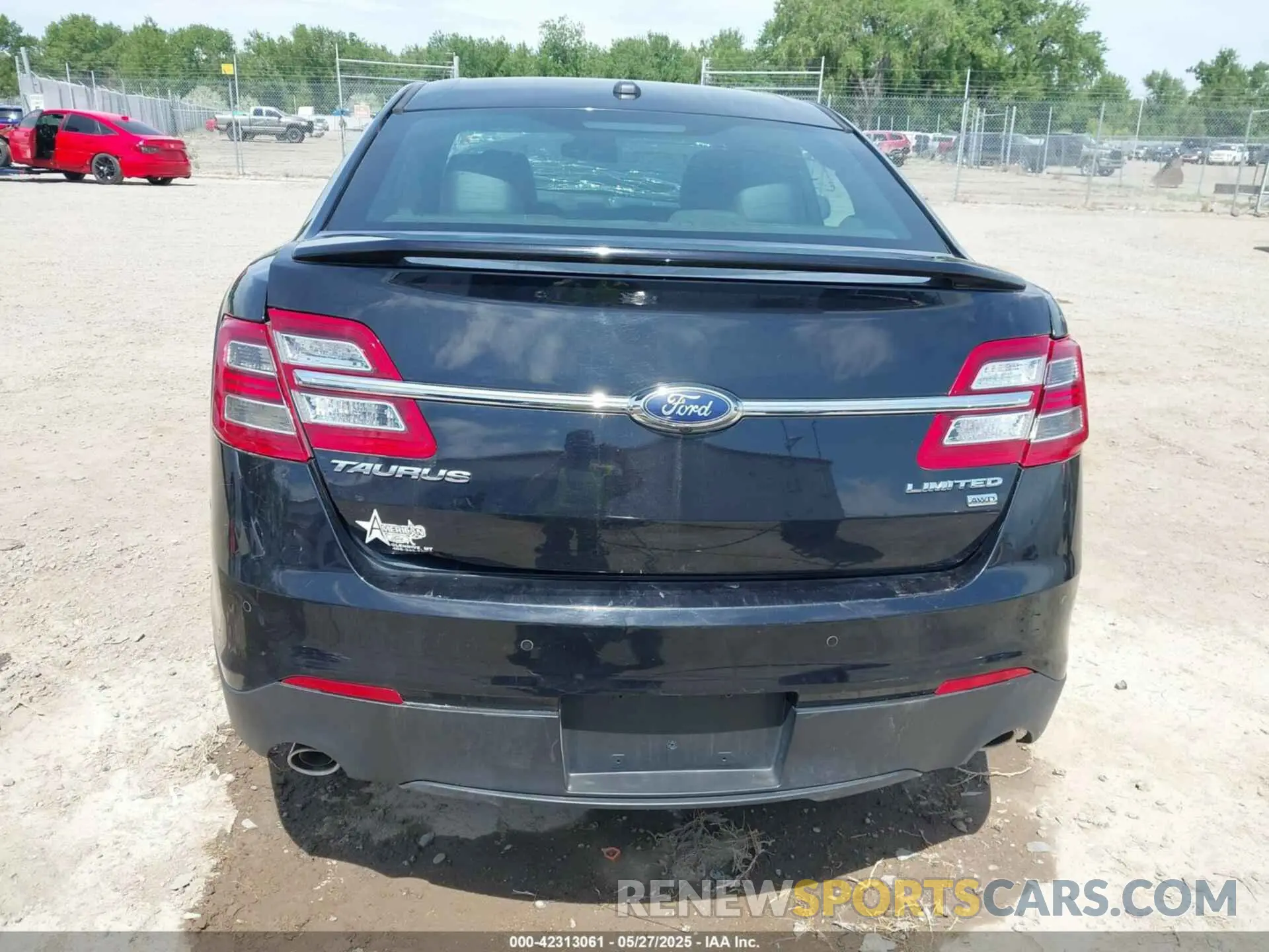 18 Photograph of a damaged car 1FAHP2J88KG115041 FORD TAURUS 2019