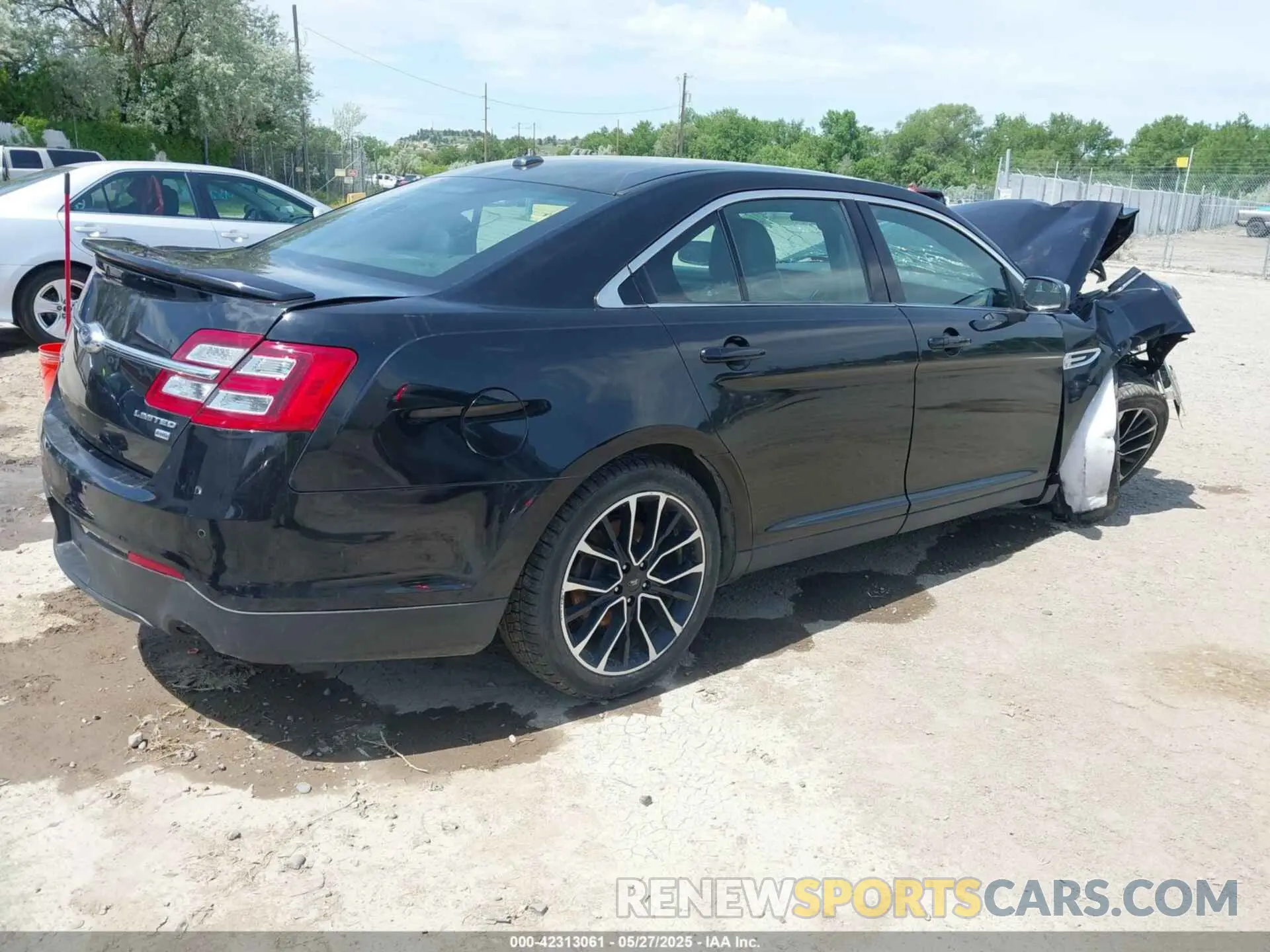 4 Photograph of a damaged car 1FAHP2J88KG115041 FORD TAURUS 2019