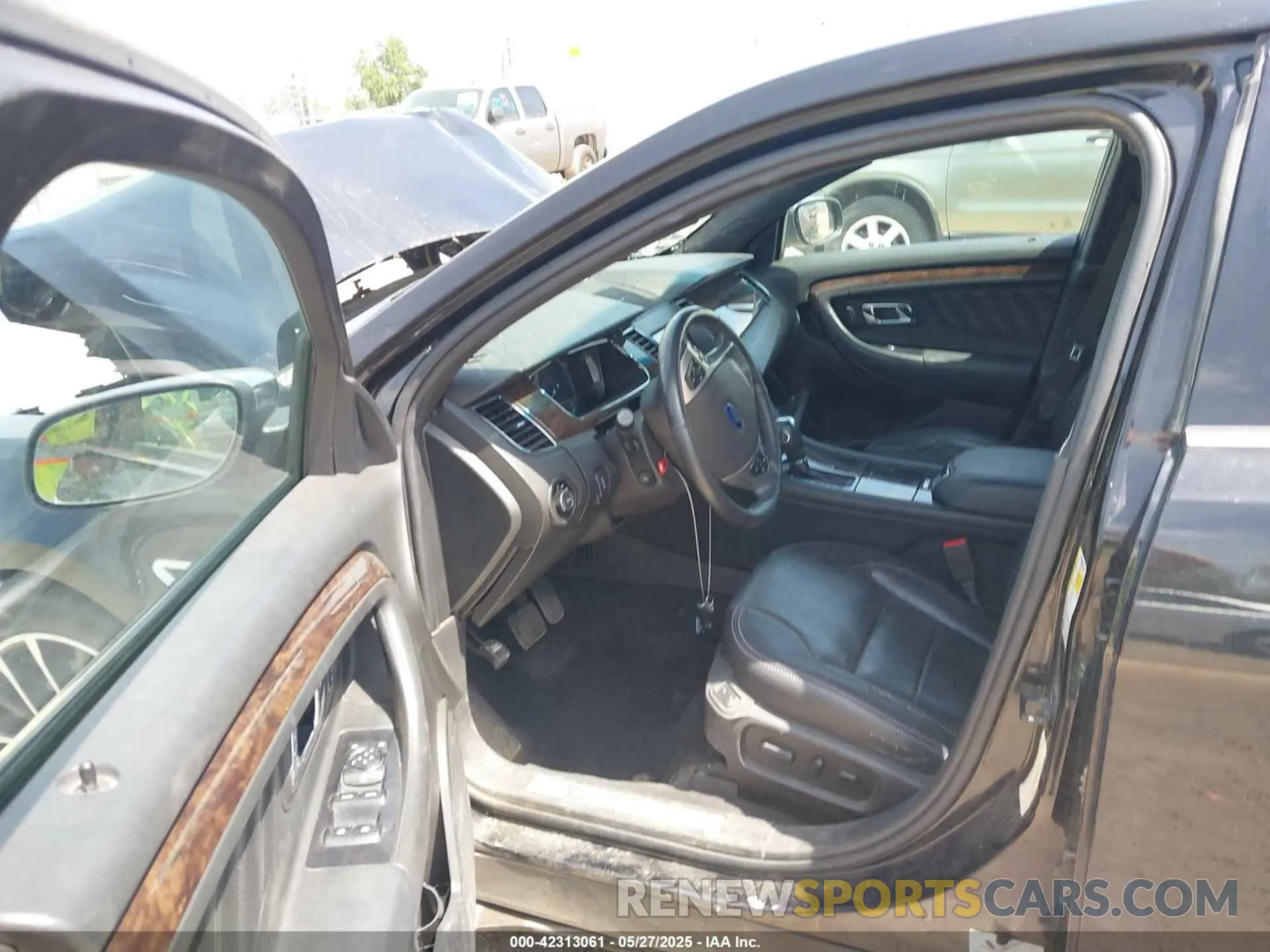 5 Photograph of a damaged car 1FAHP2J88KG115041 FORD TAURUS 2019