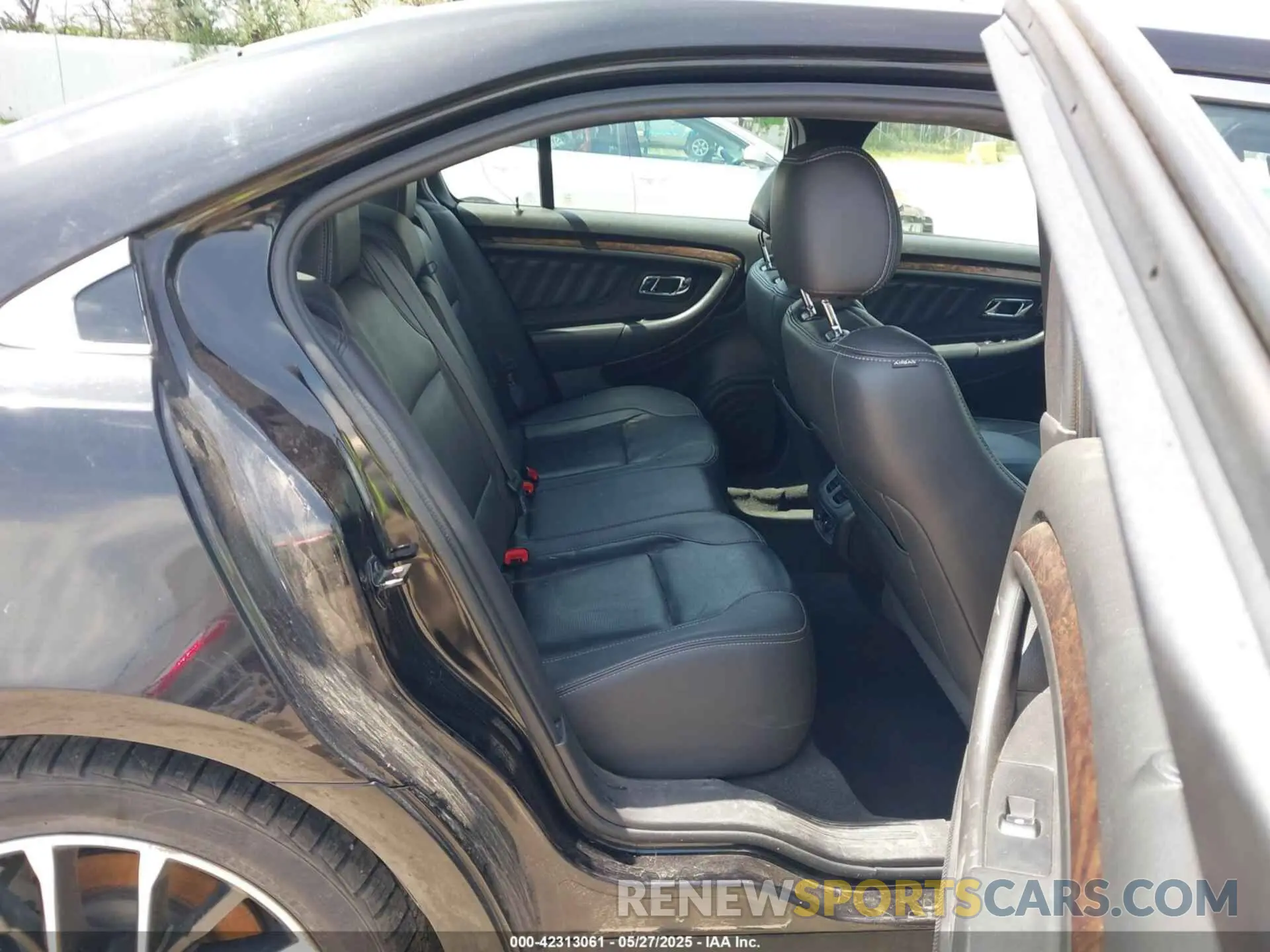 8 Photograph of a damaged car 1FAHP2J88KG115041 FORD TAURUS 2019