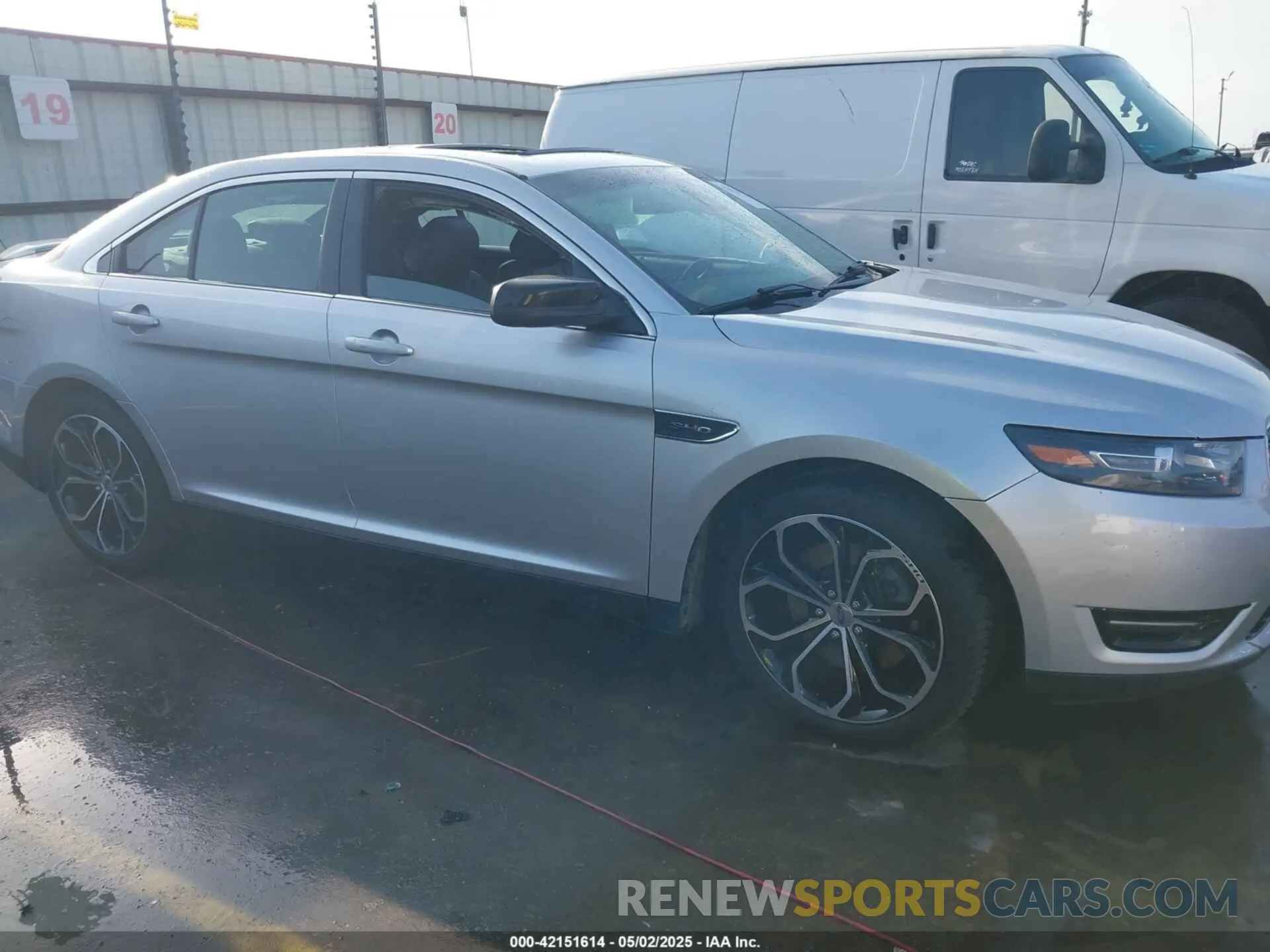 13 Photograph of a damaged car 1FAHP2KT7KG117933 FORD TAURUS 2019