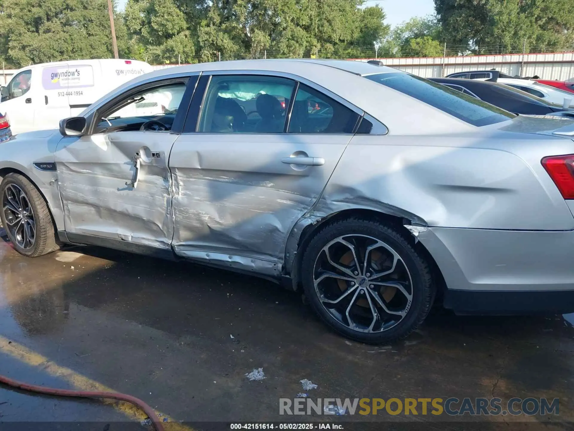 6 Photograph of a damaged car 1FAHP2KT7KG117933 FORD TAURUS 2019