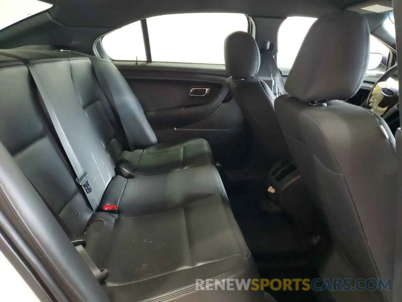 10 Photograph of a damaged car 1FAHP2MK8KG108792 FORD TAURUS 2019