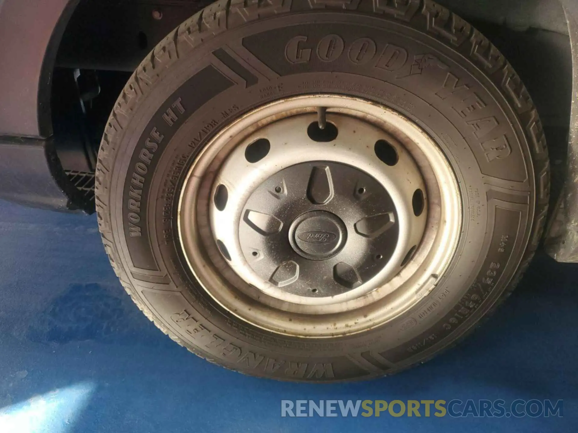 2 Photograph of a damaged car 1FTYE1YM0KKB28313 FORD TRANSIT-150 2019