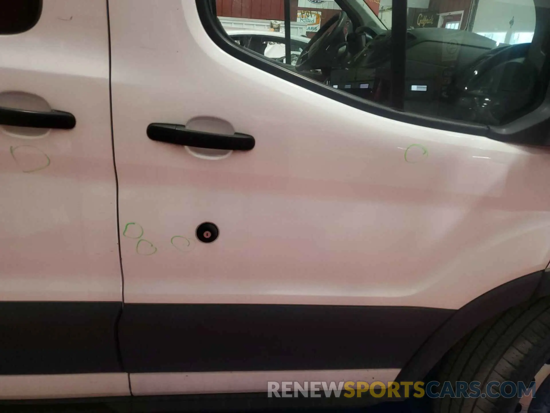 4 Photograph of a damaged car 1FTYE1YM0KKB28313 FORD TRANSIT-150 2019