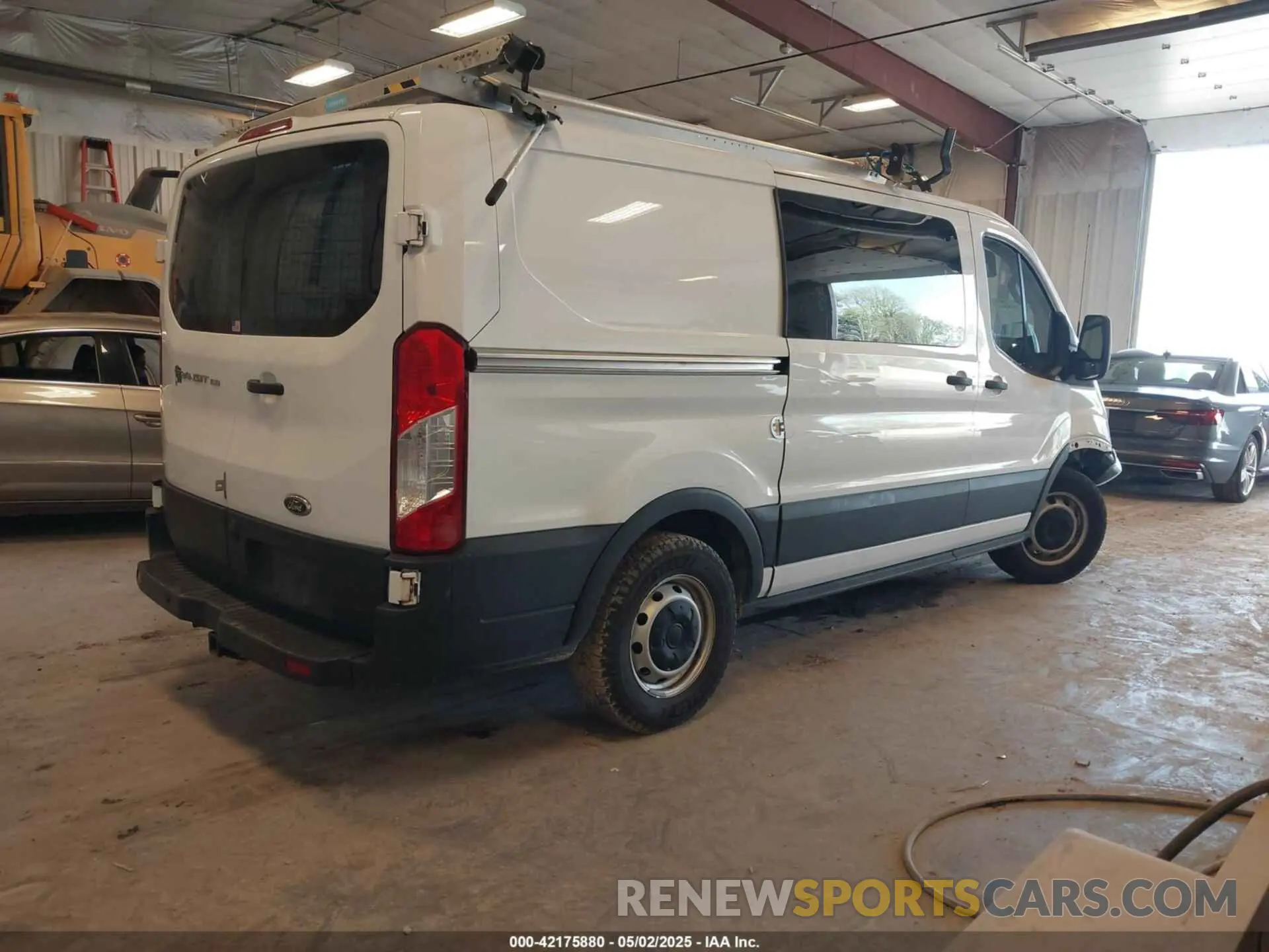 4 Photograph of a damaged car 1FTYE1YM0KKB77849 FORD TRANSIT-150 2019