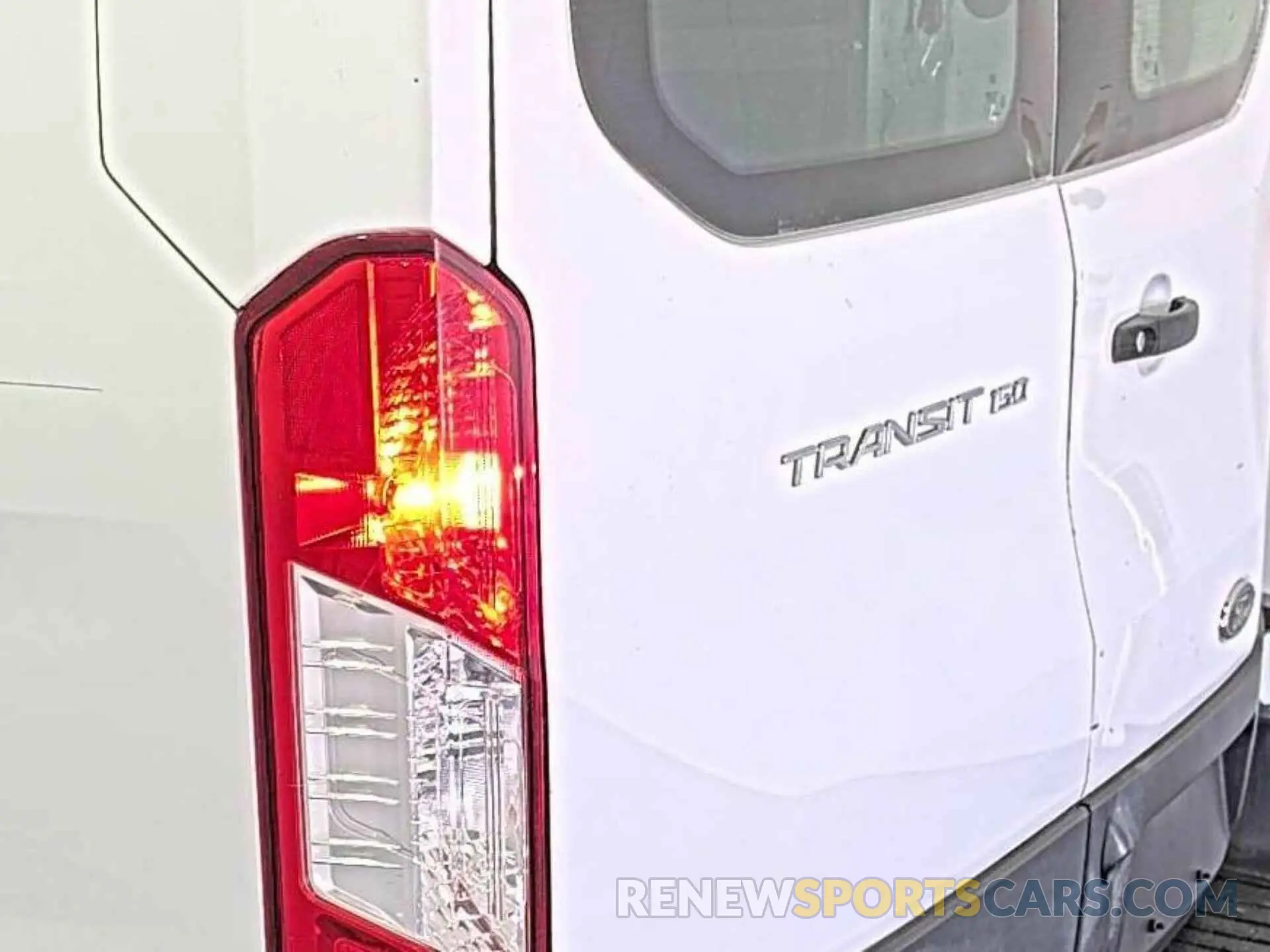 16 Photograph of a damaged car 1FTYE1YM1KKB40180 FORD TRANSIT-150 2019