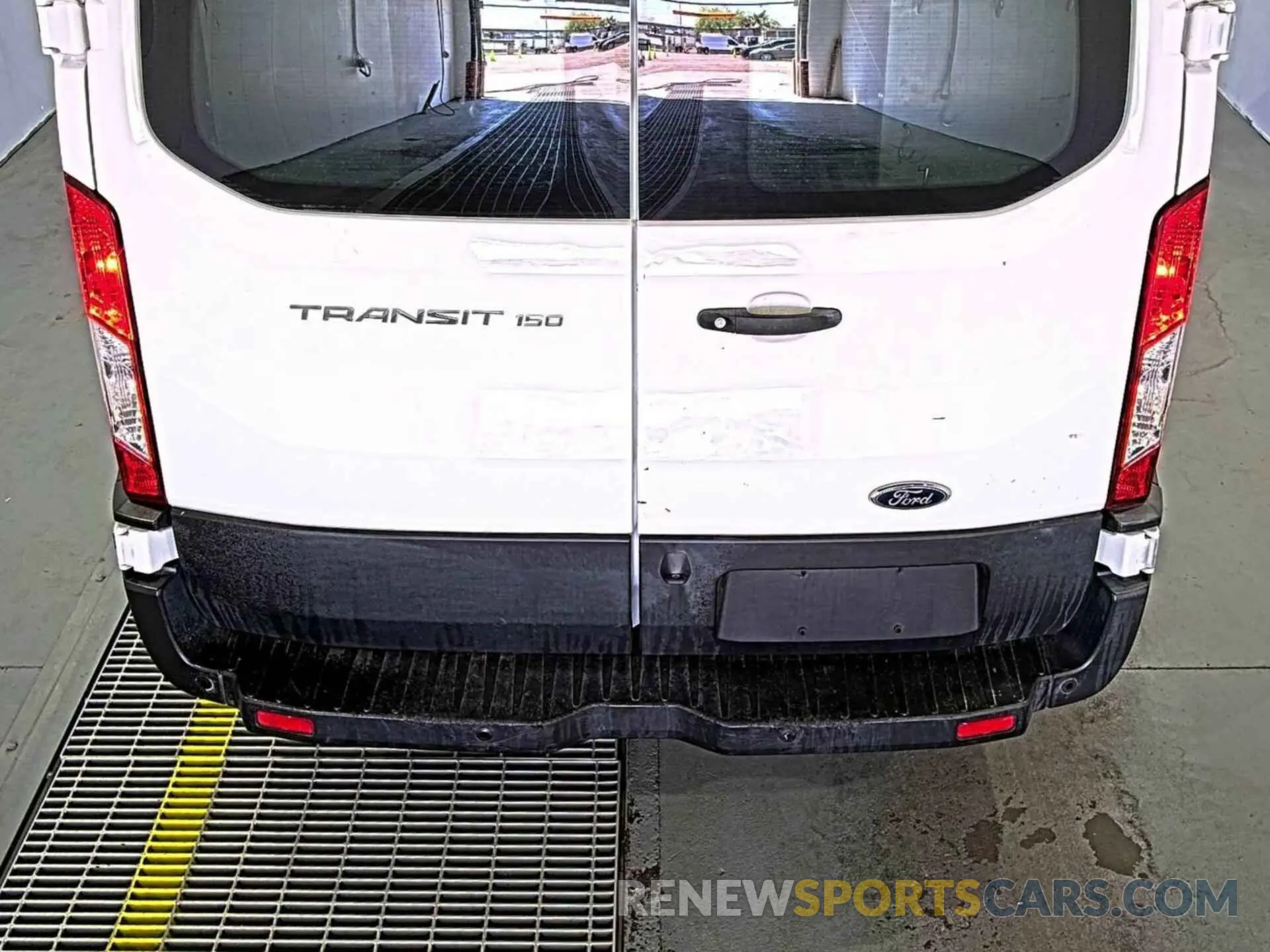 23 Photograph of a damaged car 1FTYE1YM1KKB40180 FORD TRANSIT-150 2019
