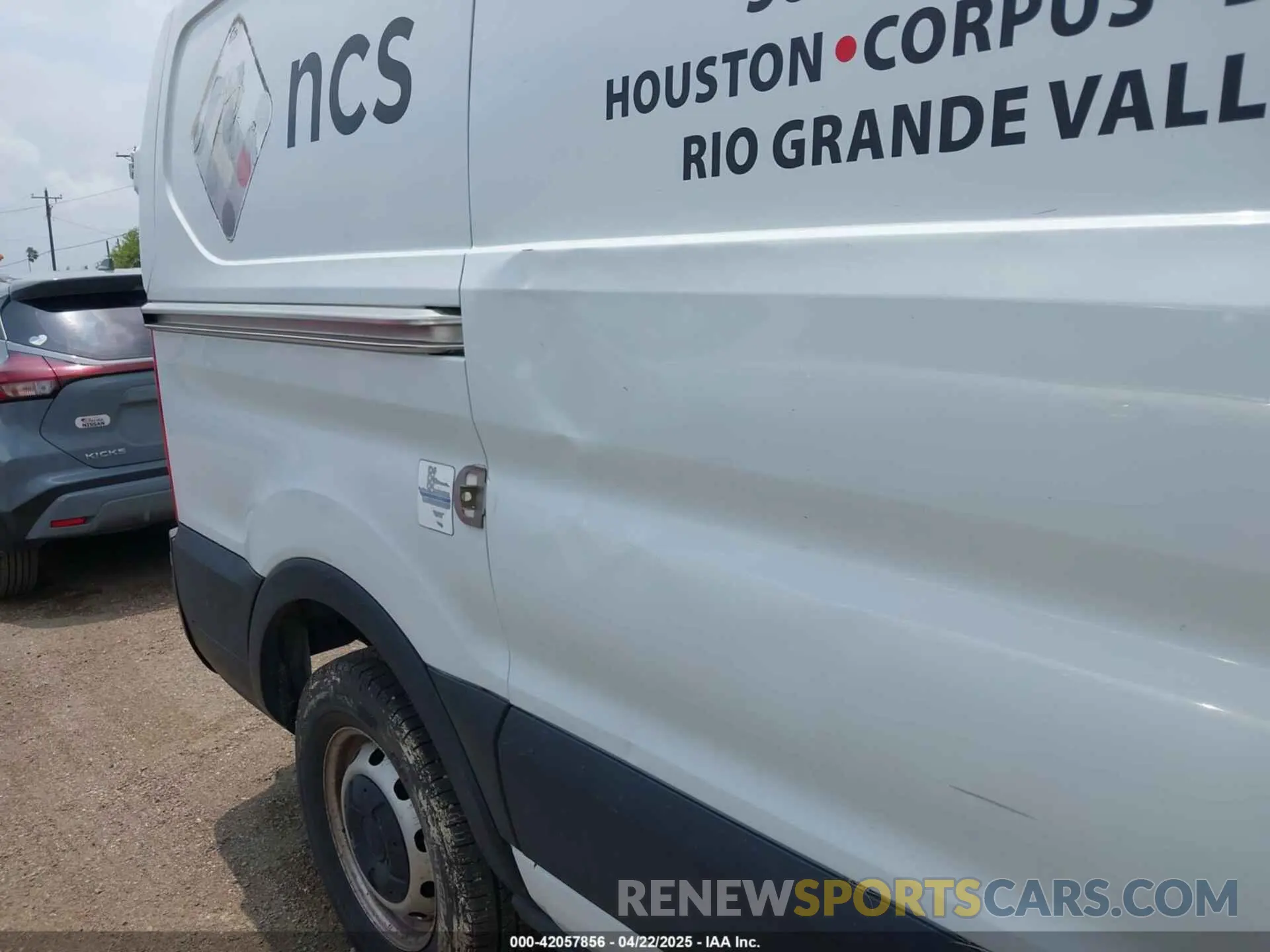 6 Photograph of a damaged car 1FTYE1YM2KKA11865 FORD TRANSIT-150 2019