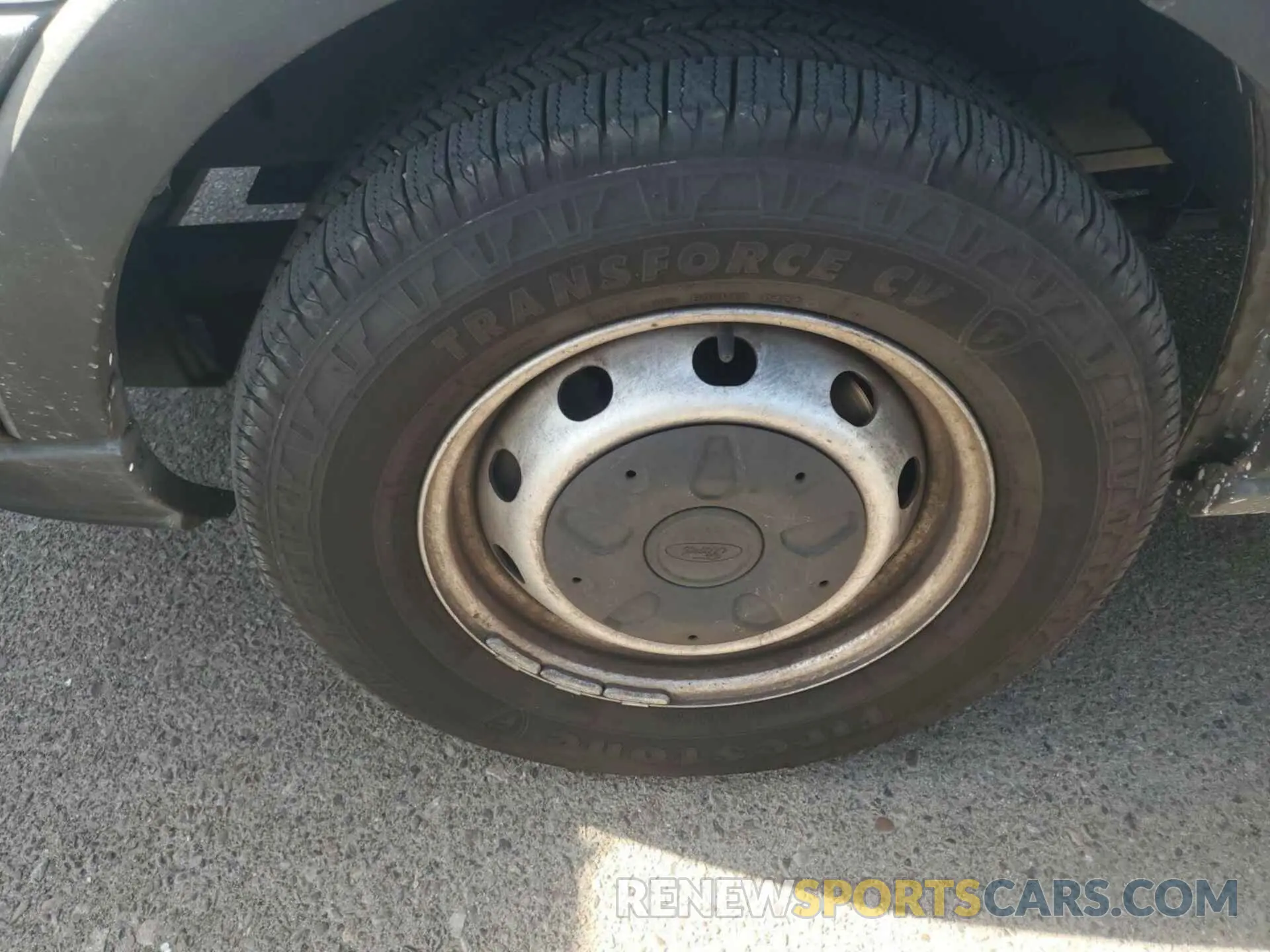 3 Photograph of a damaged car 1FTYE1YM2KKB40186 FORD TRANSIT-150 2019