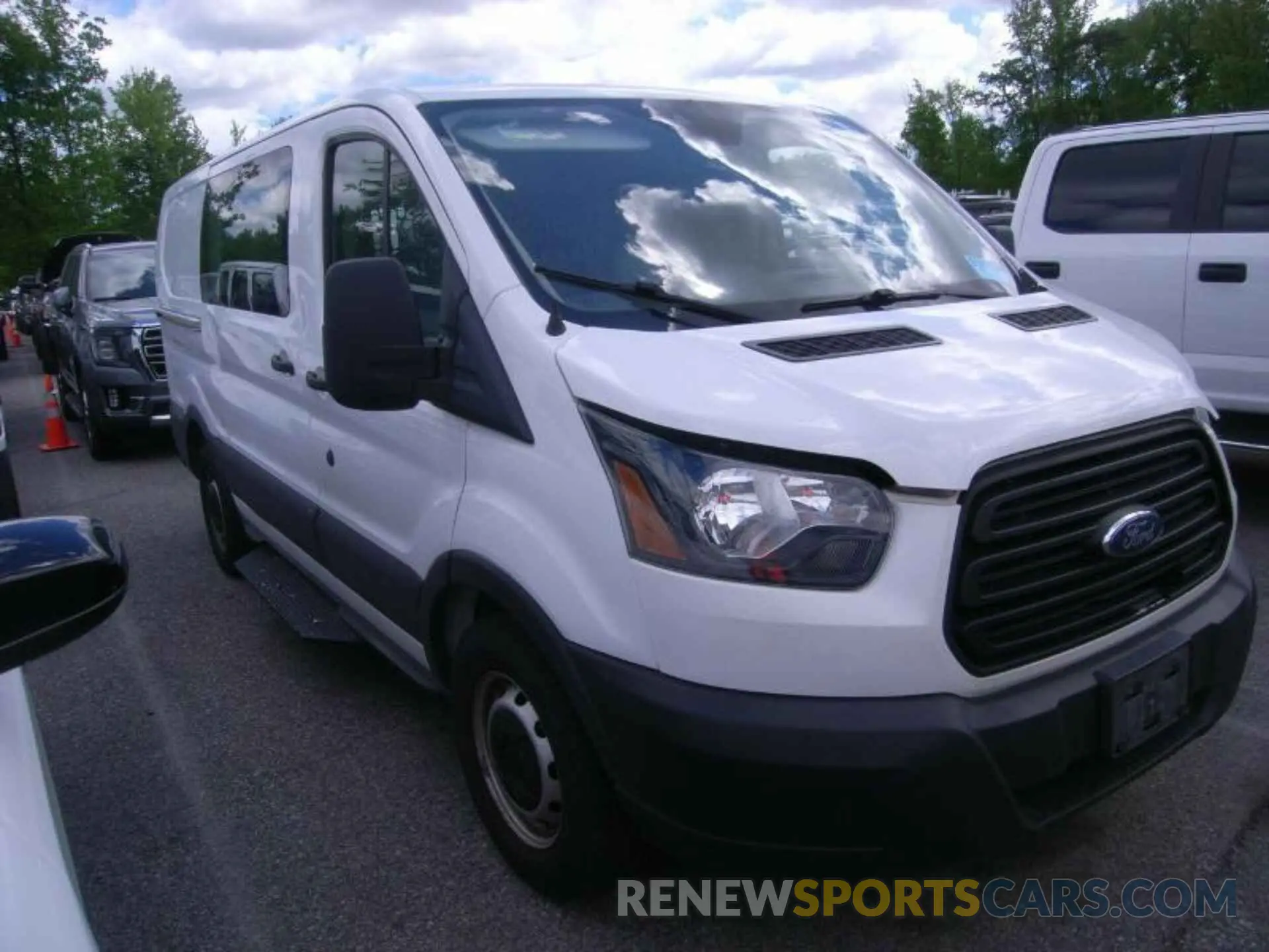 16 Photograph of a damaged car 1FTYE1YM5KKB31918 FORD TRANSIT-150 2019