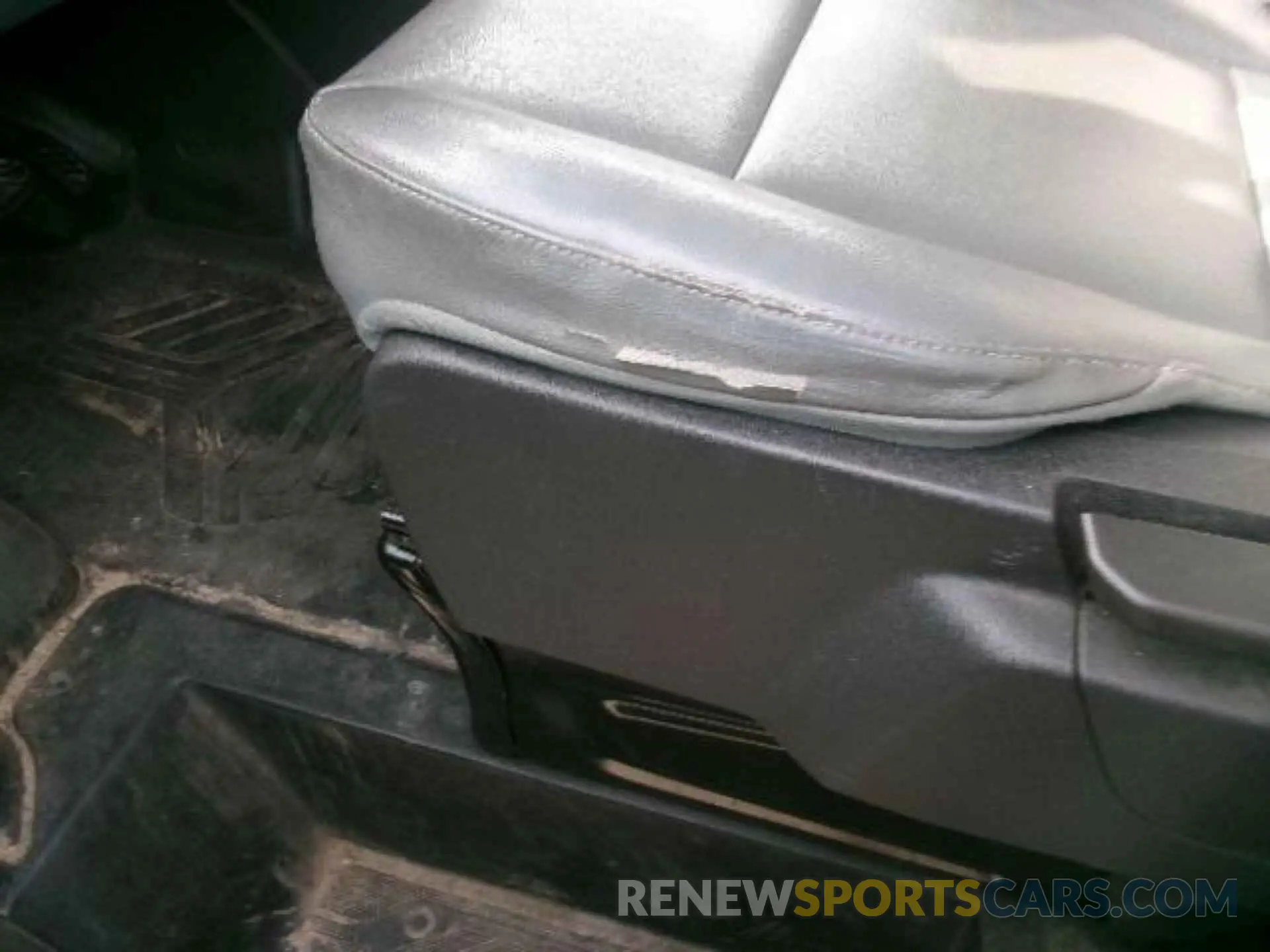 19 Photograph of a damaged car 1FTYE1YM5KKB31918 FORD TRANSIT-150 2019