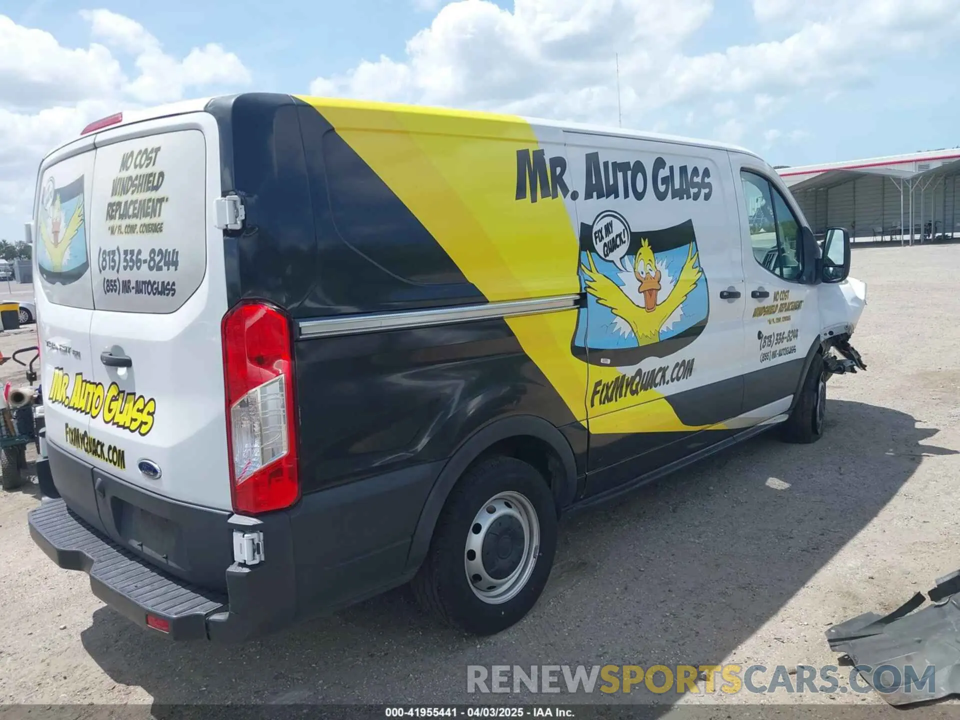 4 Photograph of a damaged car 1FTYE1YM5KKB75711 FORD TRANSIT-150 2019