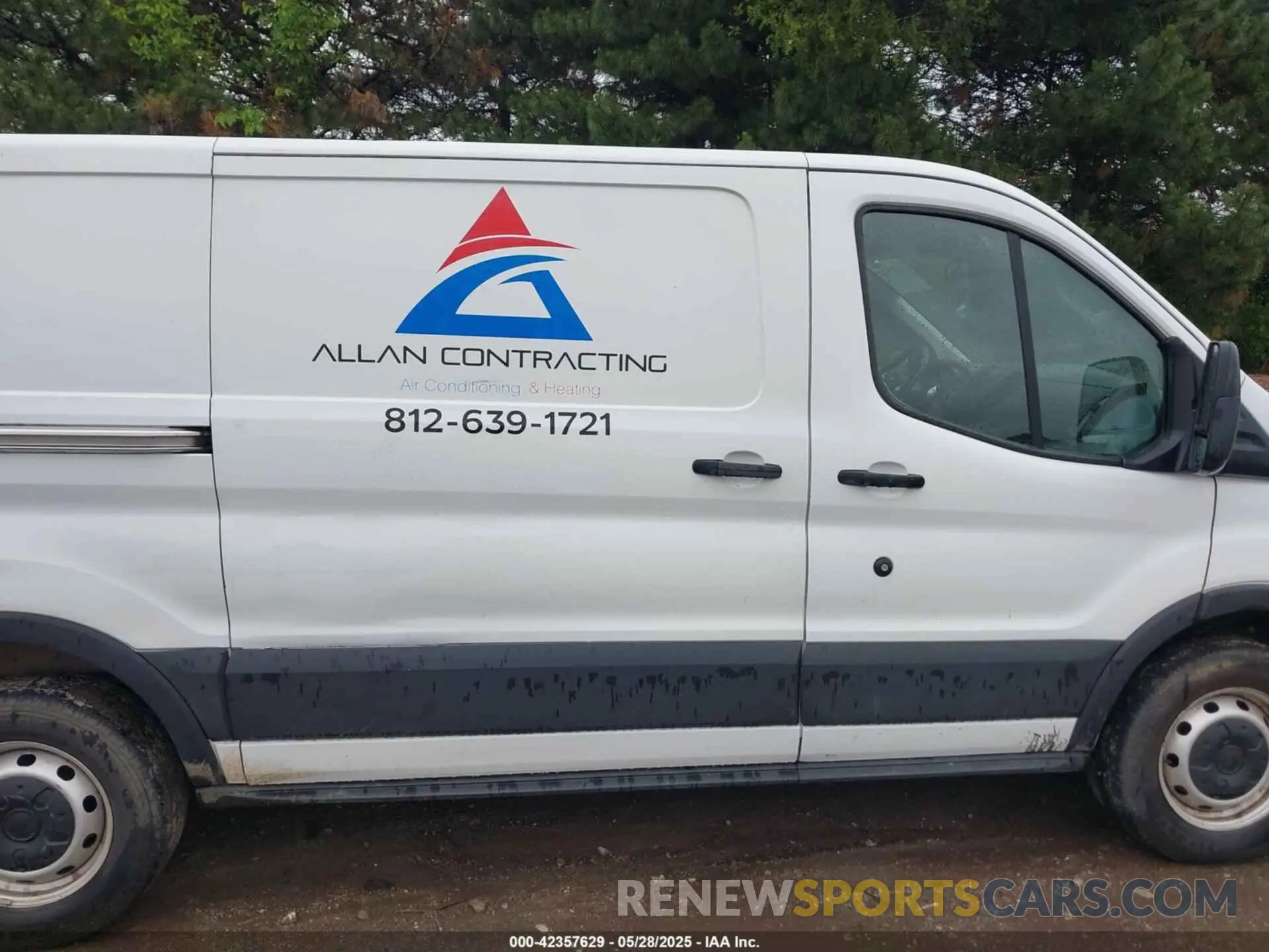 13 Photograph of a damaged car 1FTYE1YM7KKB37980 FORD TRANSIT-150 2019