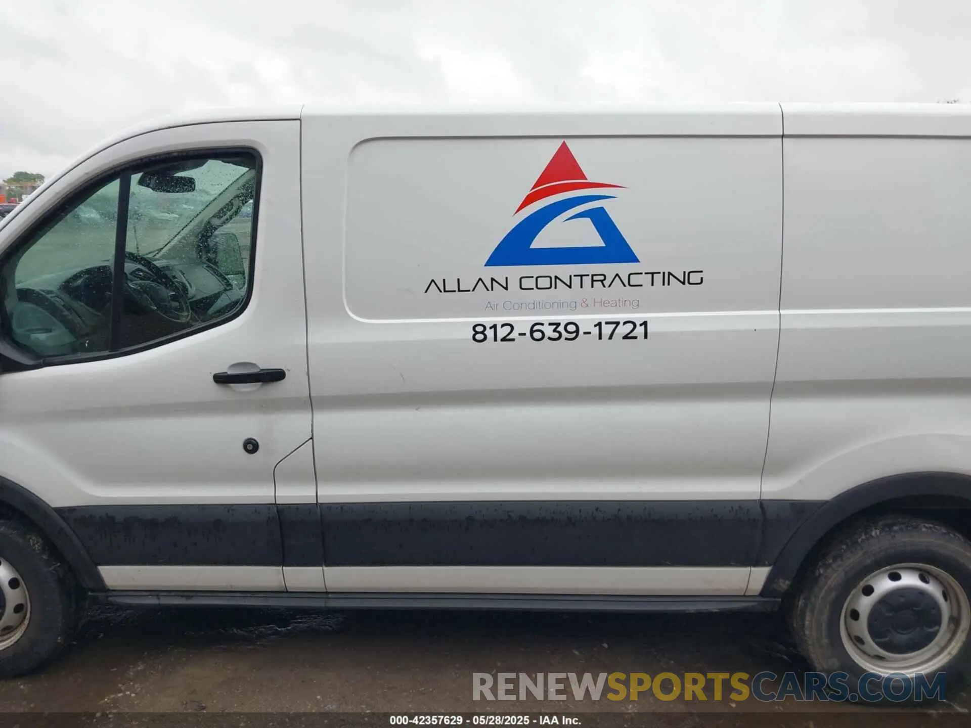 14 Photograph of a damaged car 1FTYE1YM7KKB37980 FORD TRANSIT-150 2019