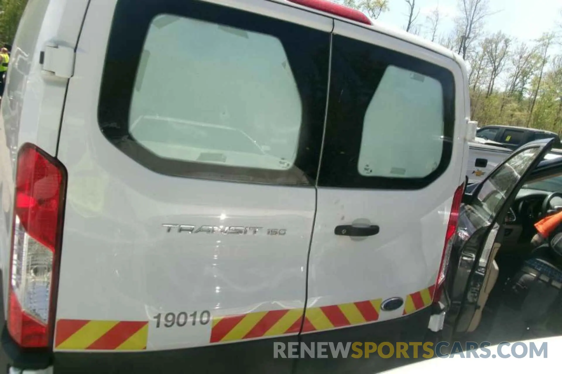 1 Photograph of a damaged car 1FTYE1YM8KKB31914 FORD TRANSIT-150 2019