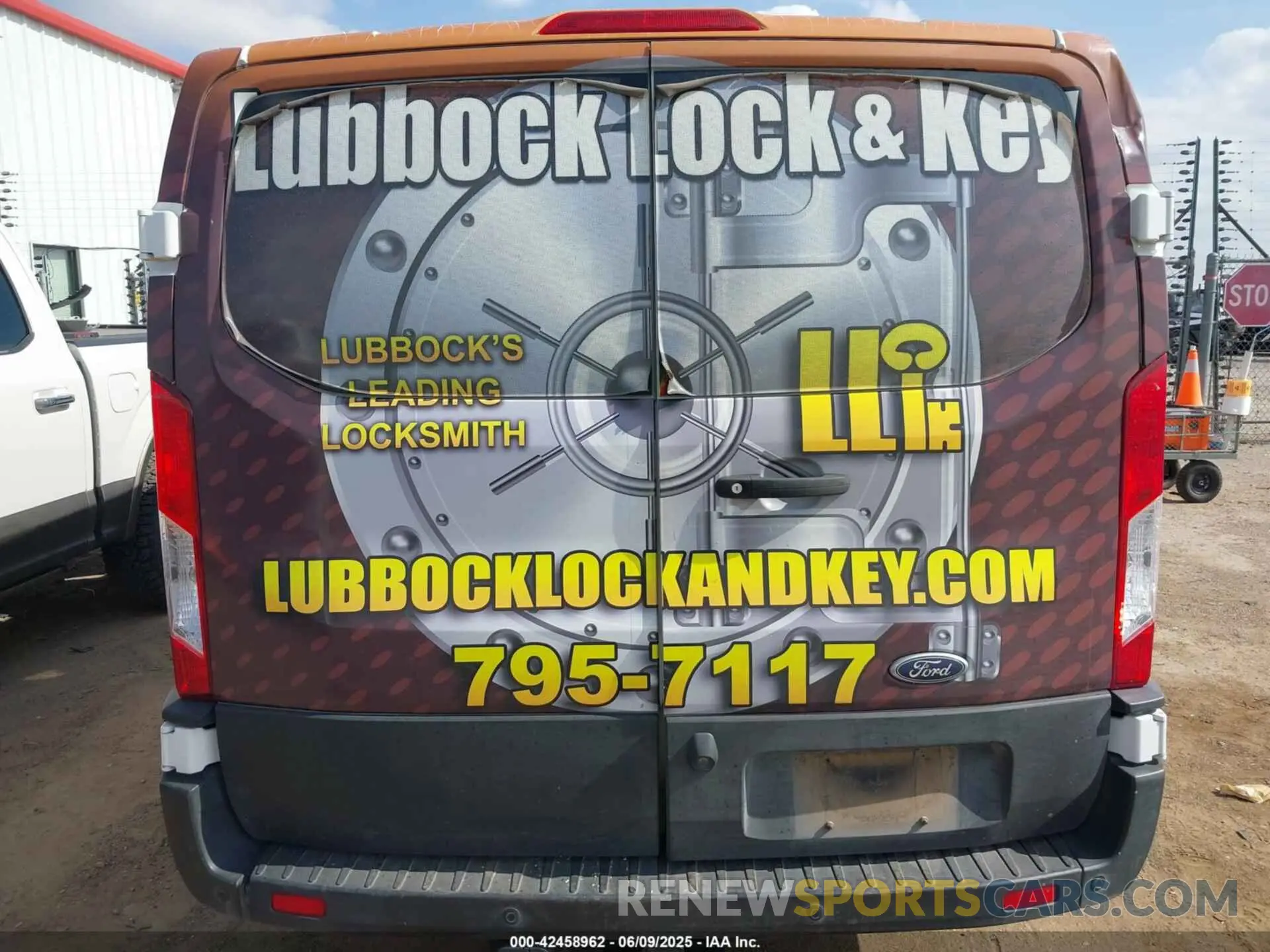 17 Photograph of a damaged car 1FTYE1YM9KKA30199 FORD TRANSIT-150 2019