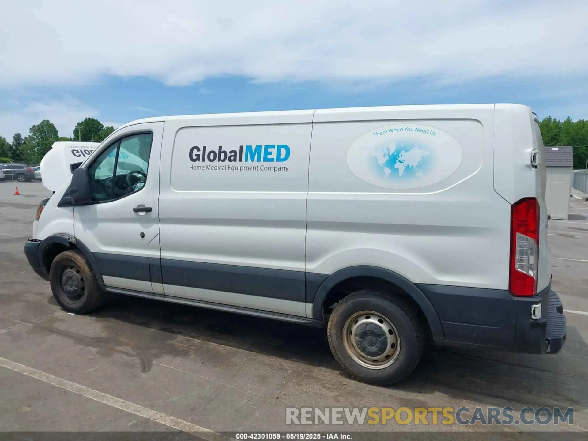 14 Photograph of a damaged car 1FTYE1YMXKKA58898 FORD TRANSIT-150 2019