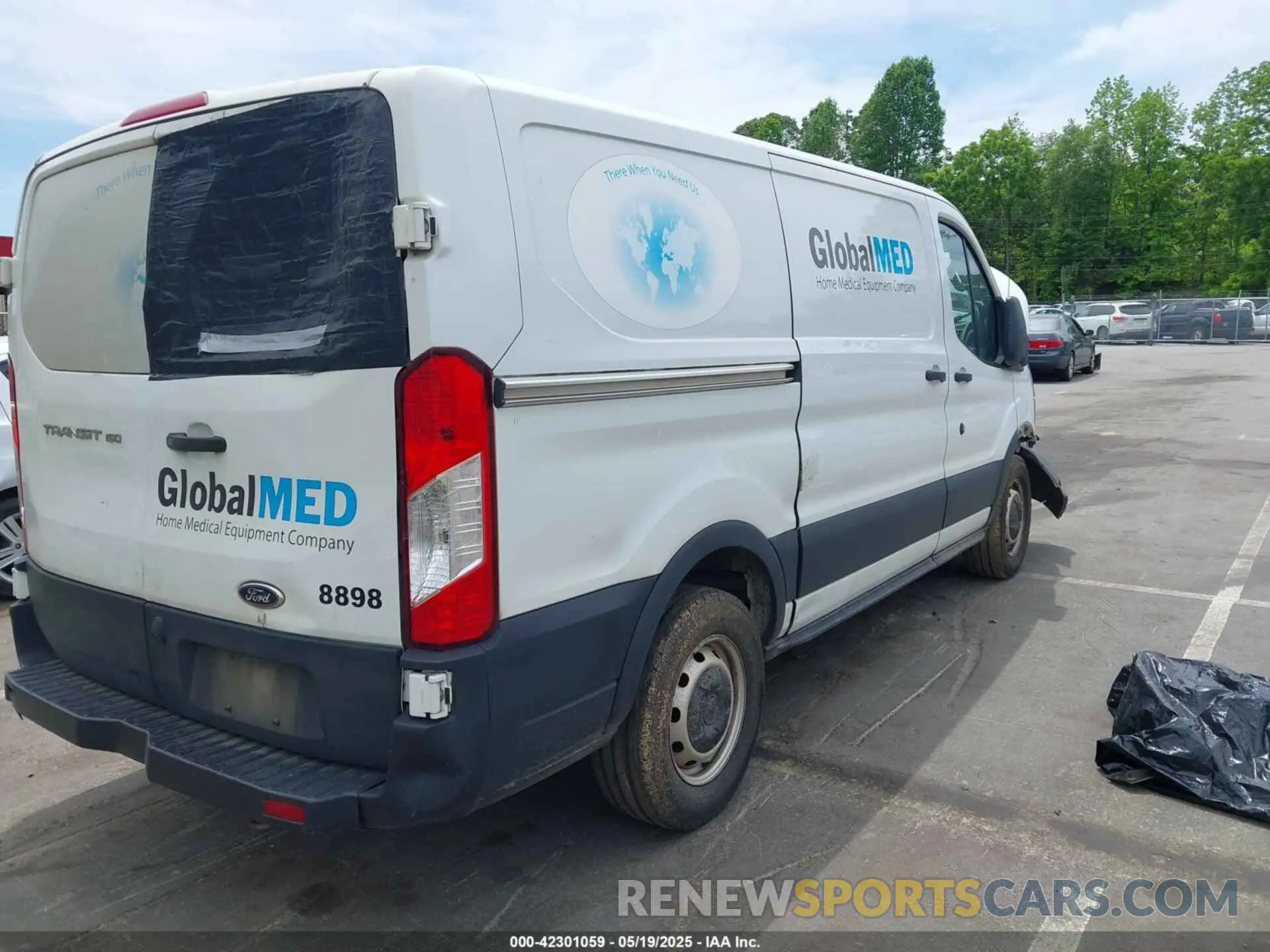 4 Photograph of a damaged car 1FTYE1YMXKKA58898 FORD TRANSIT-150 2019