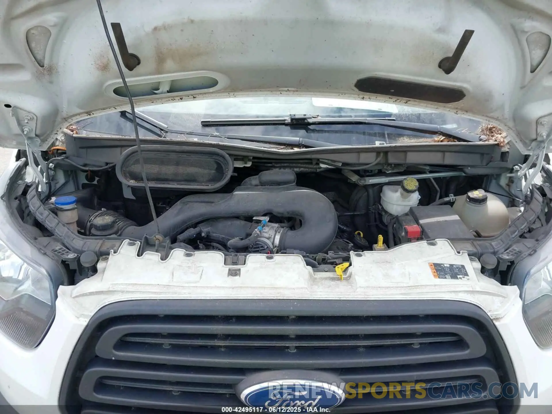 10 Photograph of a damaged car 1FTYE1ZM3KKB46285 FORD TRANSIT-150 2019