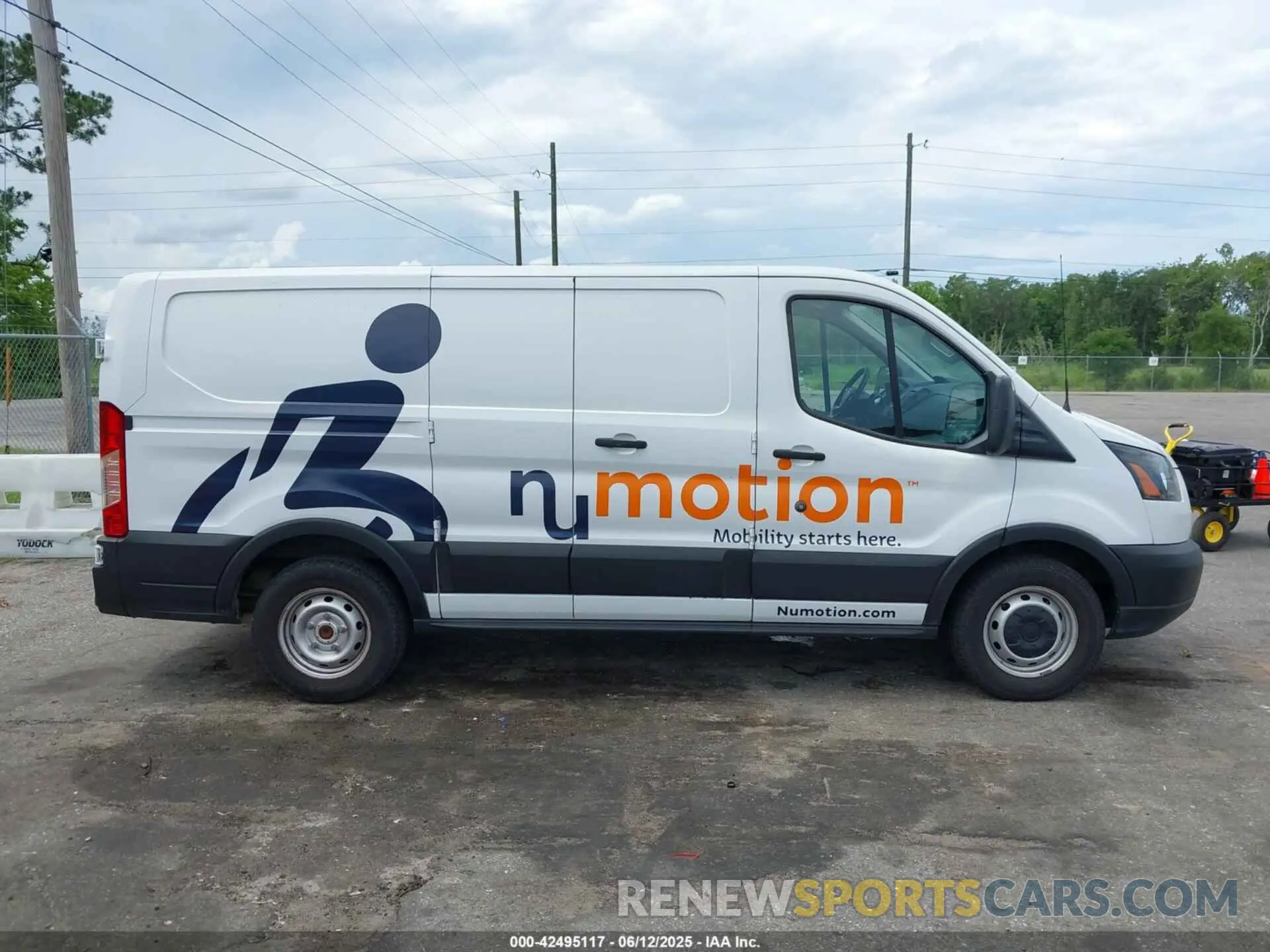 13 Photograph of a damaged car 1FTYE1ZM3KKB46285 FORD TRANSIT-150 2019