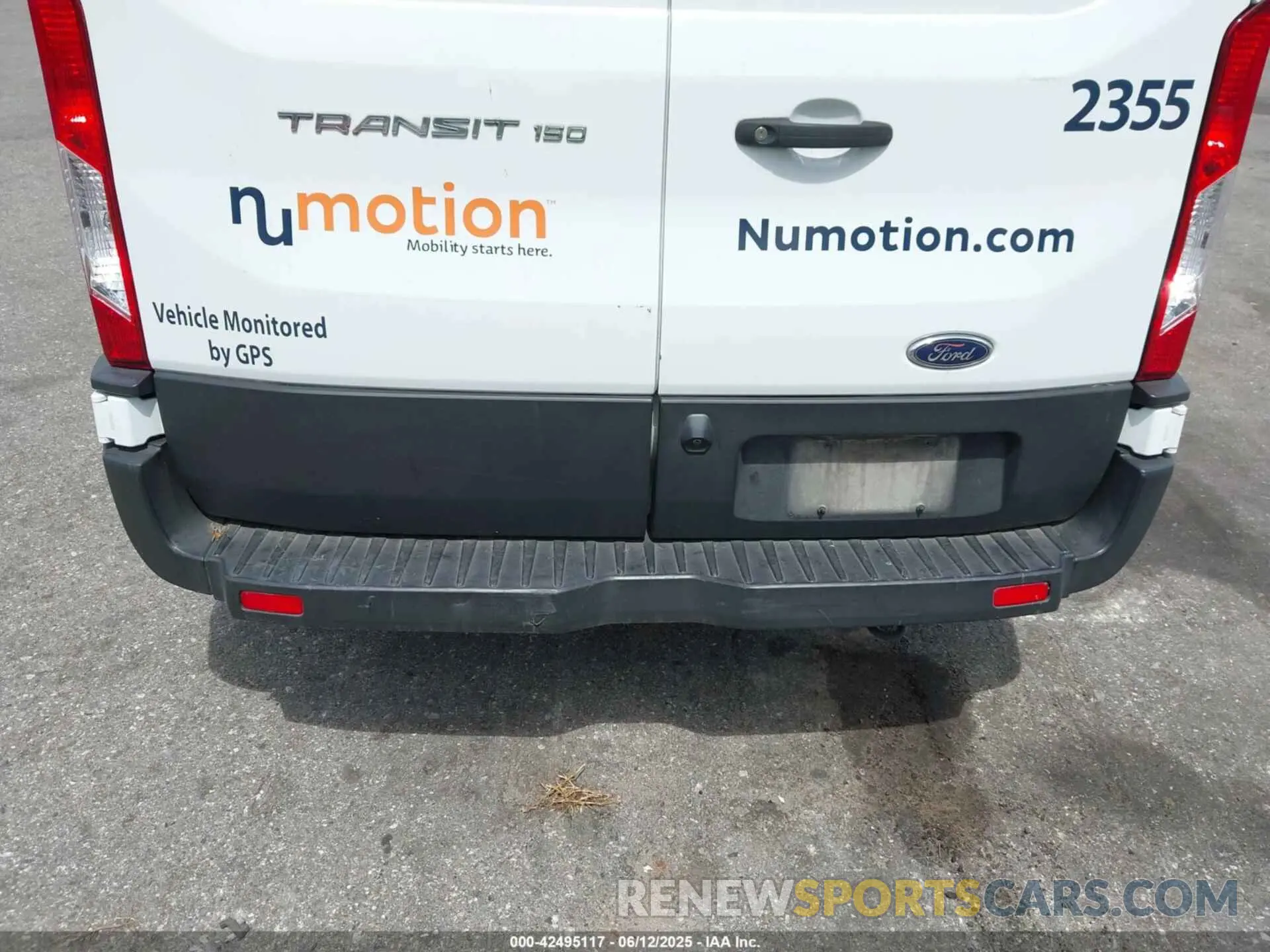 6 Photograph of a damaged car 1FTYE1ZM3KKB46285 FORD TRANSIT-150 2019