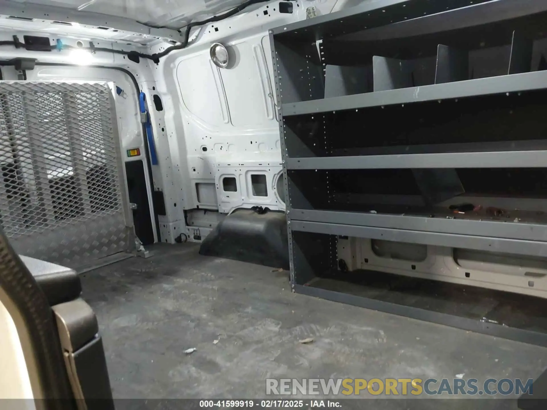 8 Photograph of a damaged car 1FTYE1ZM4KKB38454 FORD TRANSIT-150 2019