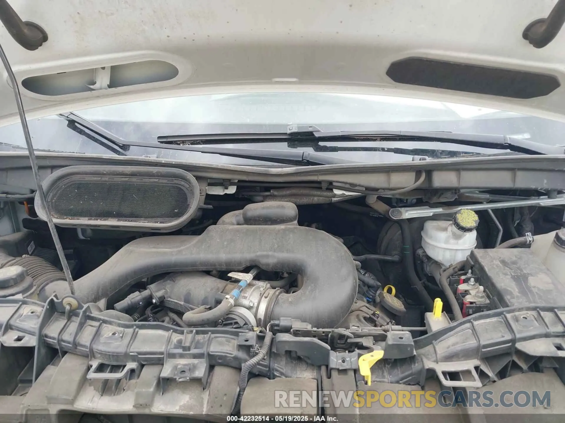 10 Photograph of a damaged car 1FTYE1ZM5KKB61368 FORD TRANSIT-150 2019