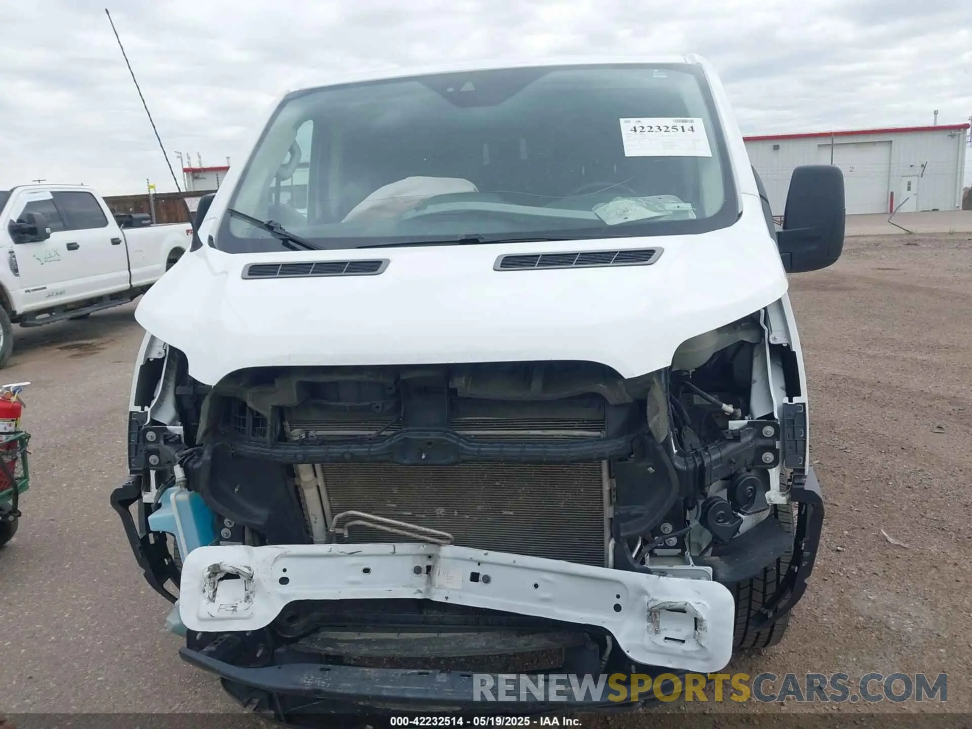 6 Photograph of a damaged car 1FTYE1ZM5KKB61368 FORD TRANSIT-150 2019