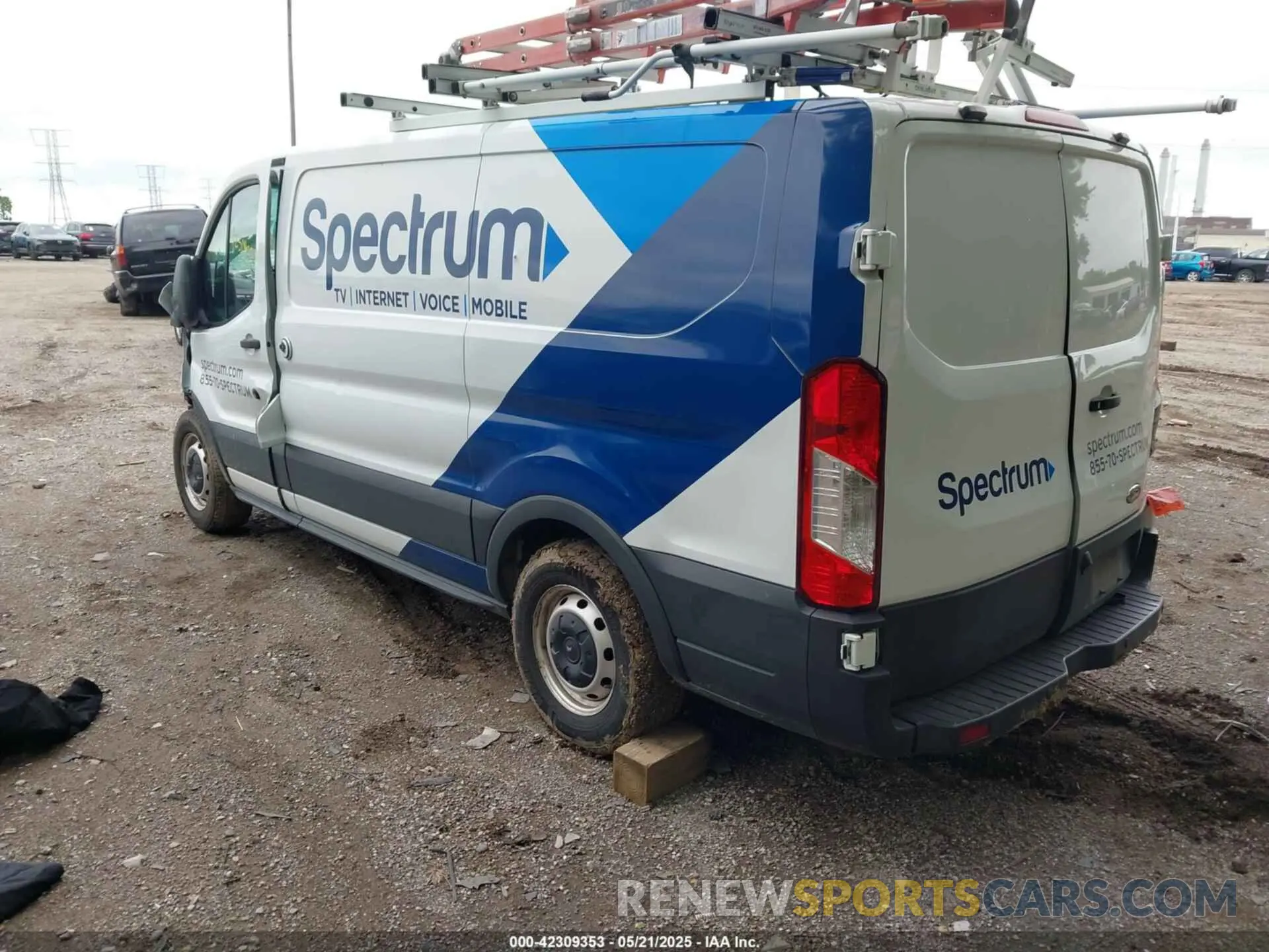 3 Photograph of a damaged car 1FTYE1ZM7KKA26506 FORD TRANSIT-150 2019