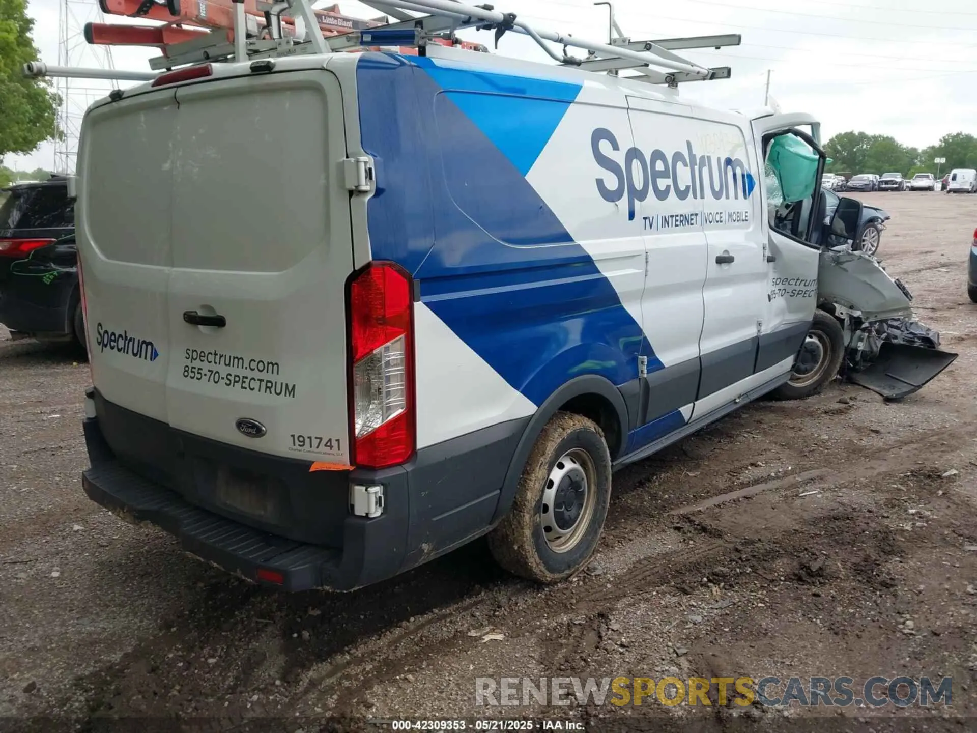 4 Photograph of a damaged car 1FTYE1ZM7KKA26506 FORD TRANSIT-150 2019