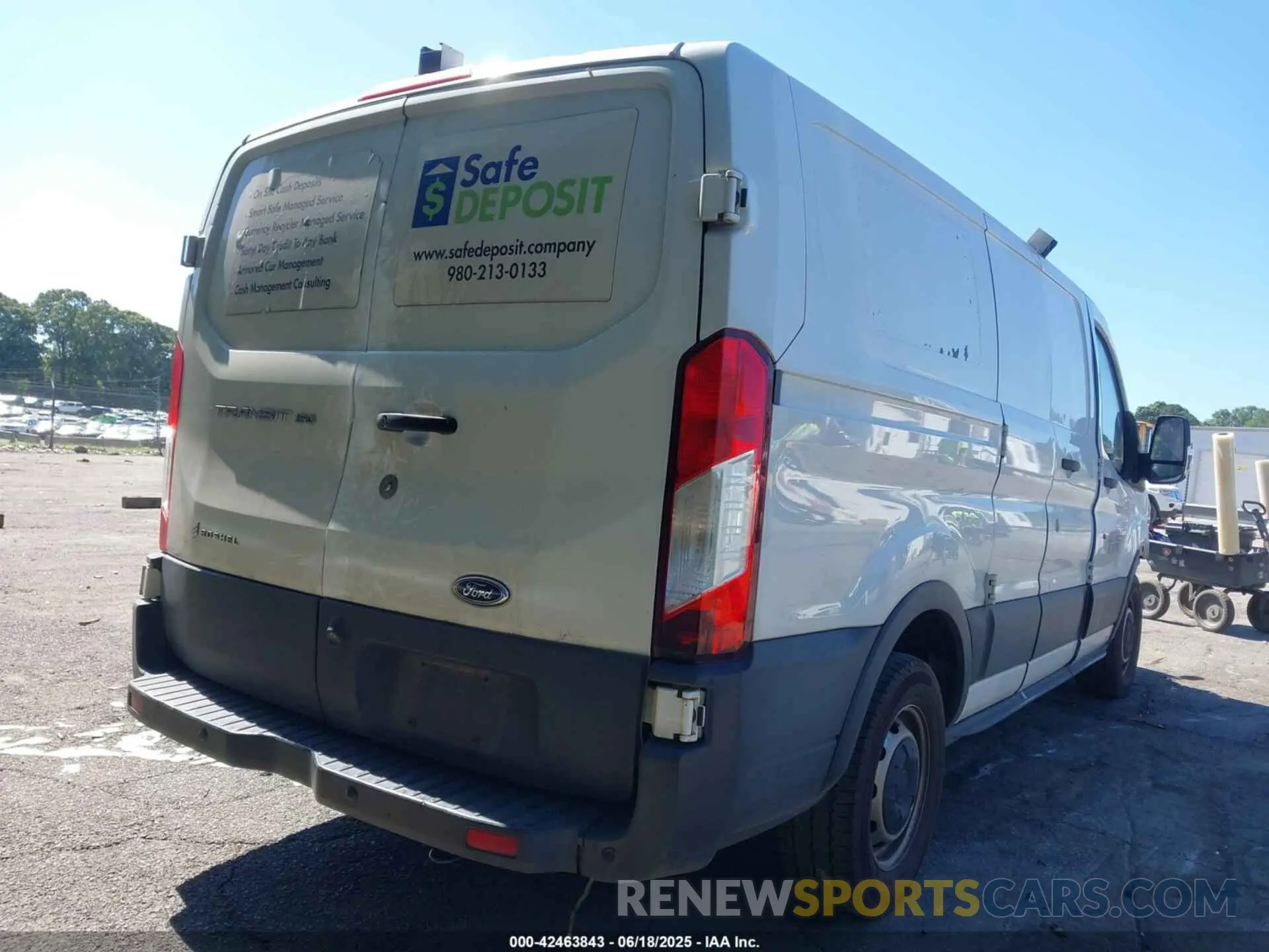 16 Photograph of a damaged car 1FTYE1ZM7KKB75305 FORD TRANSIT-150 2019