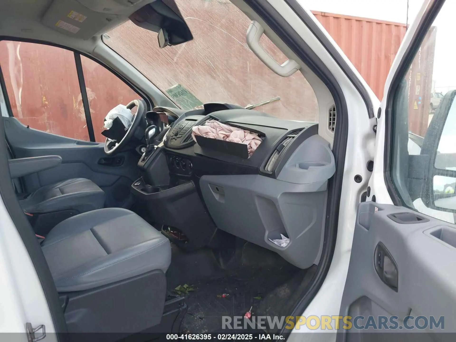 5 Photograph of a damaged car 1FTYE1ZM9KKB37770 FORD TRANSIT-150 2019