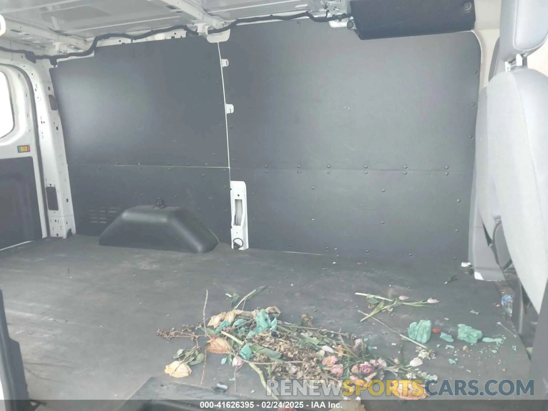 8 Photograph of a damaged car 1FTYE1ZM9KKB37770 FORD TRANSIT-150 2019
