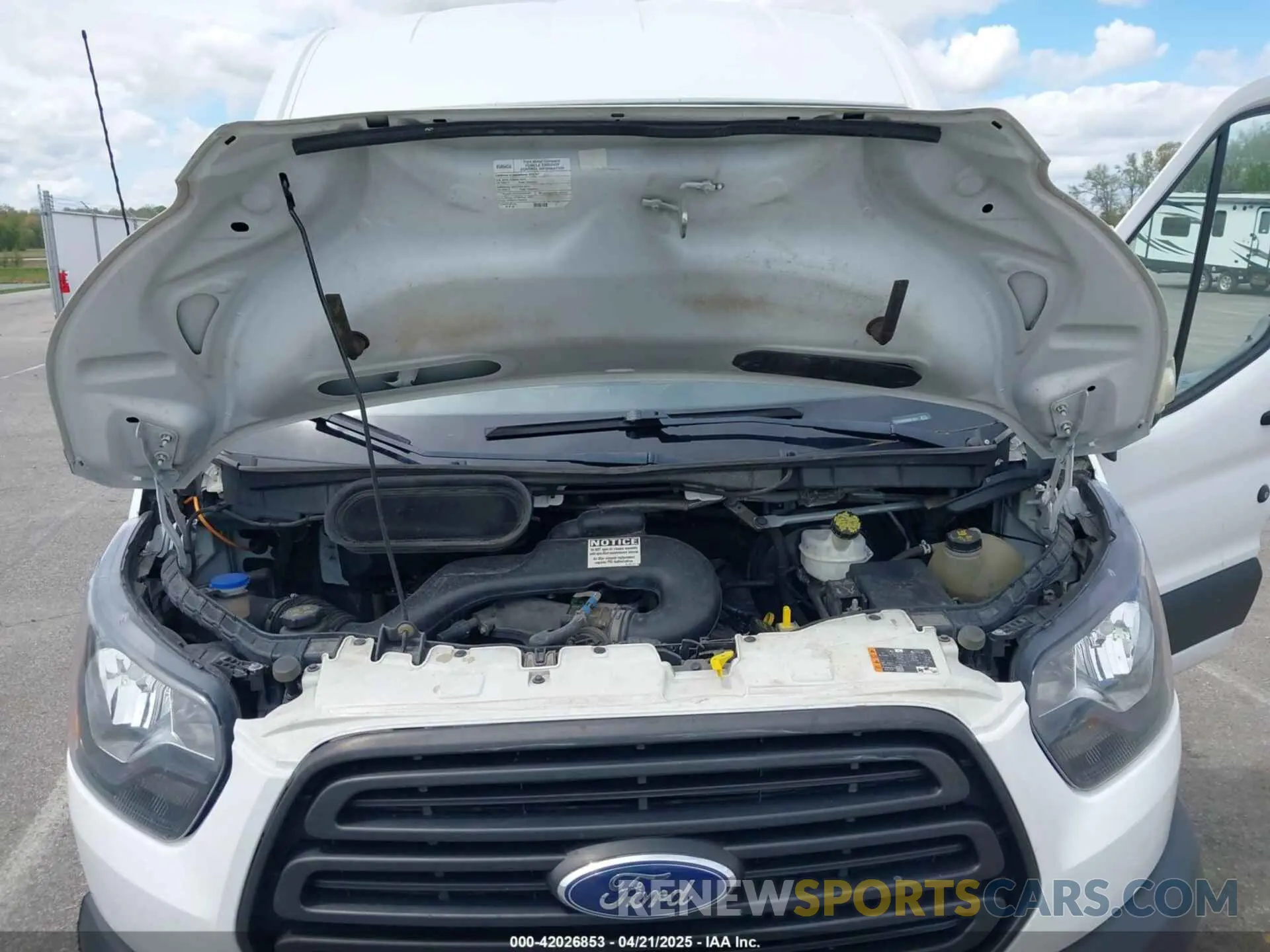 10 Photograph of a damaged car 1FTYE2CM2KKB21876 FORD TRANSIT-150 2019