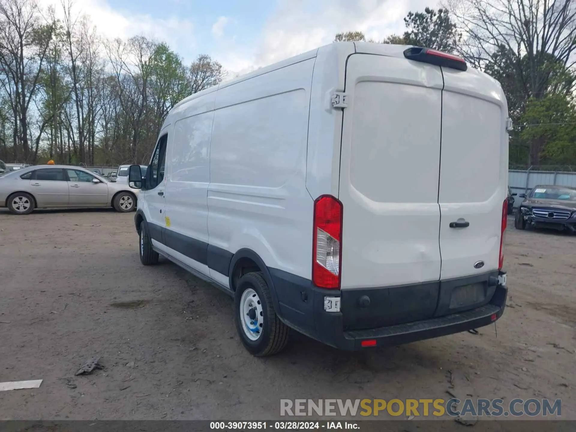 3 Photograph of a damaged car 1FTYE2CM3KKB32479 FORD TRANSIT-150 2019