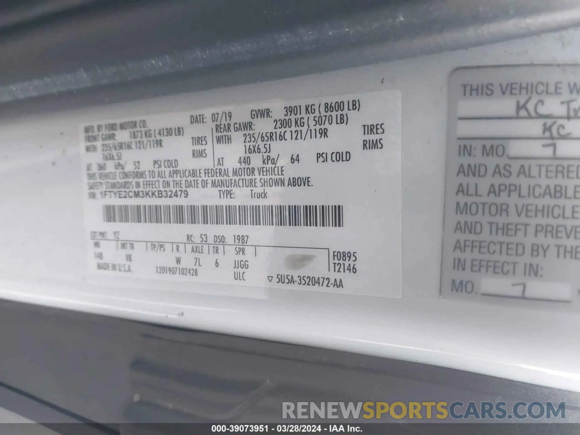 9 Photograph of a damaged car 1FTYE2CM3KKB32479 FORD TRANSIT-150 2019