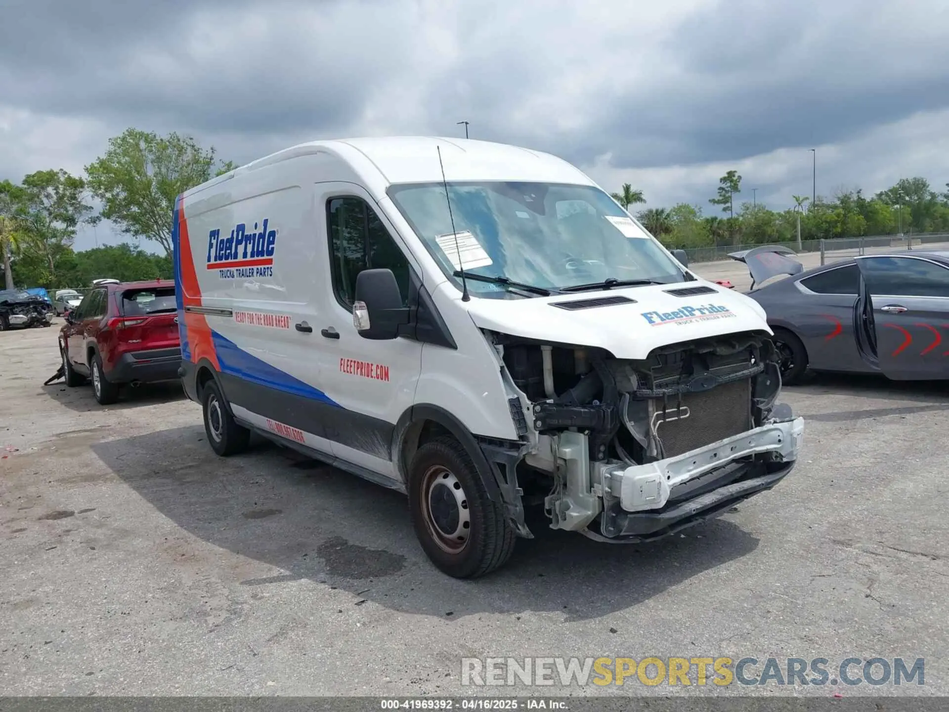 1 Photograph of a damaged car 1FTYE2CM7KKB76498 FORD TRANSIT-150 2019