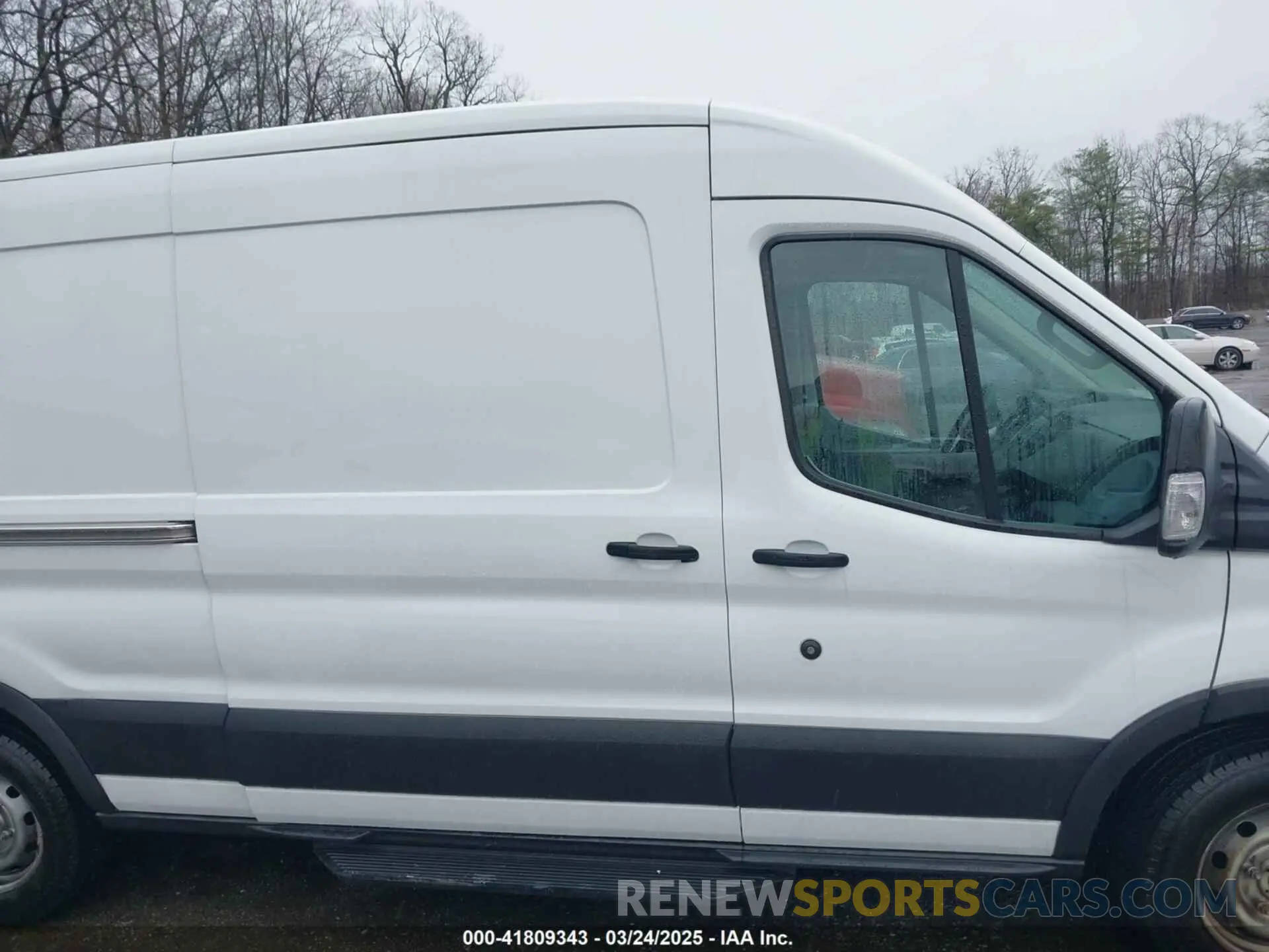 13 Photograph of a damaged car 1FTYE2CMXKKB09376 FORD TRANSIT-150 2019