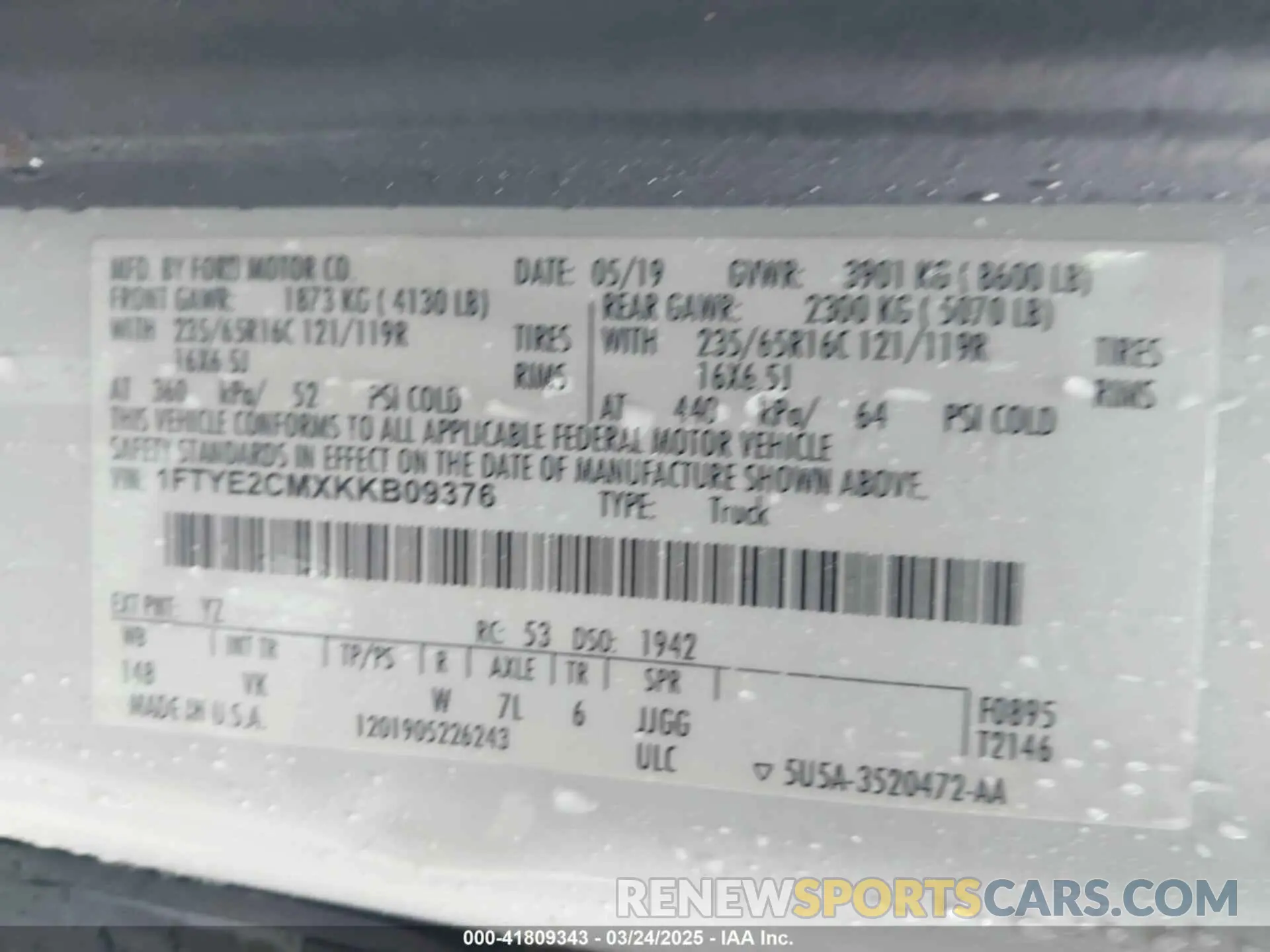 9 Photograph of a damaged car 1FTYE2CMXKKB09376 FORD TRANSIT-150 2019