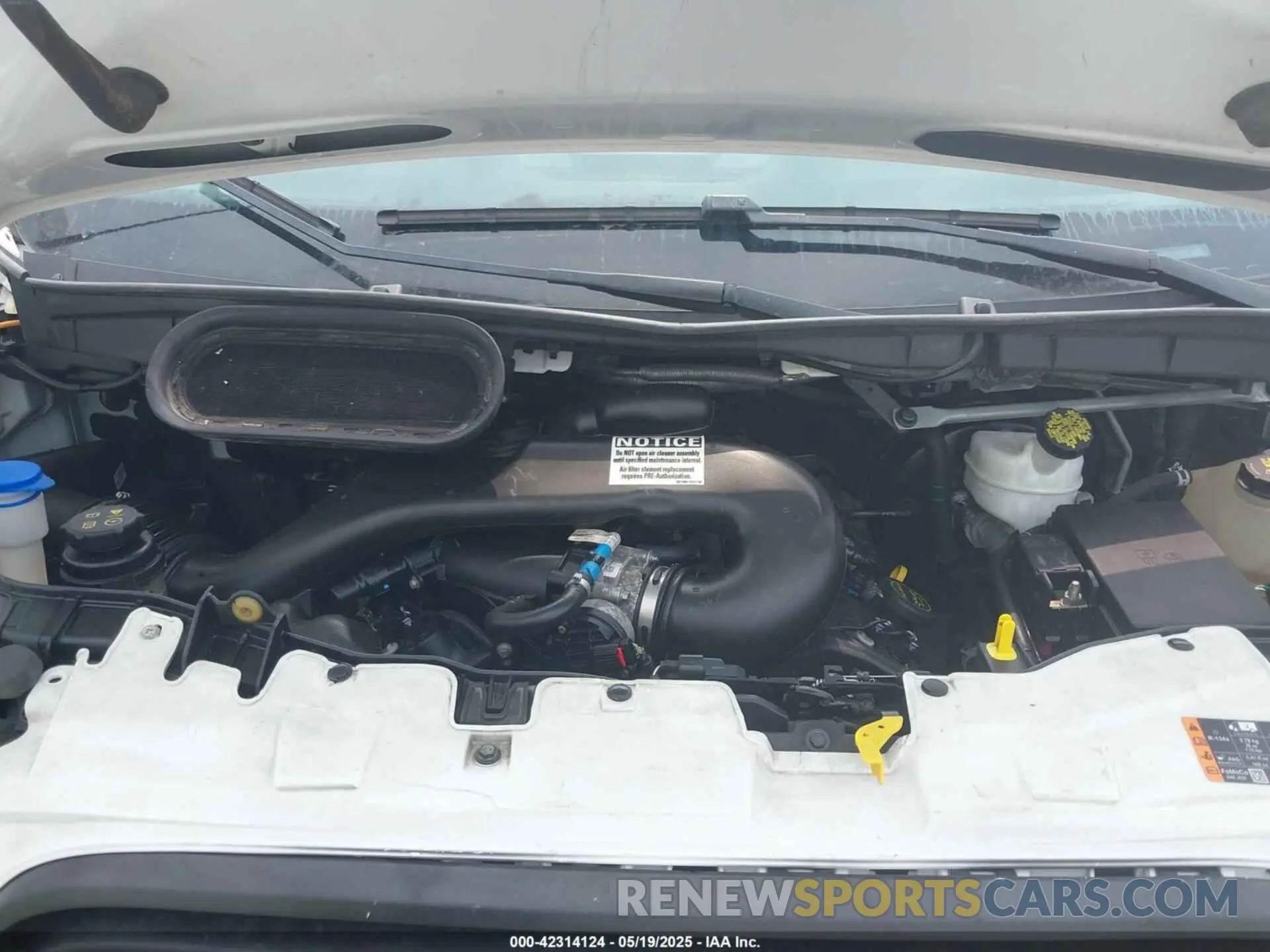 10 Photograph of a damaged car 1FTYE2CMXKKB67987 FORD TRANSIT-150 2019