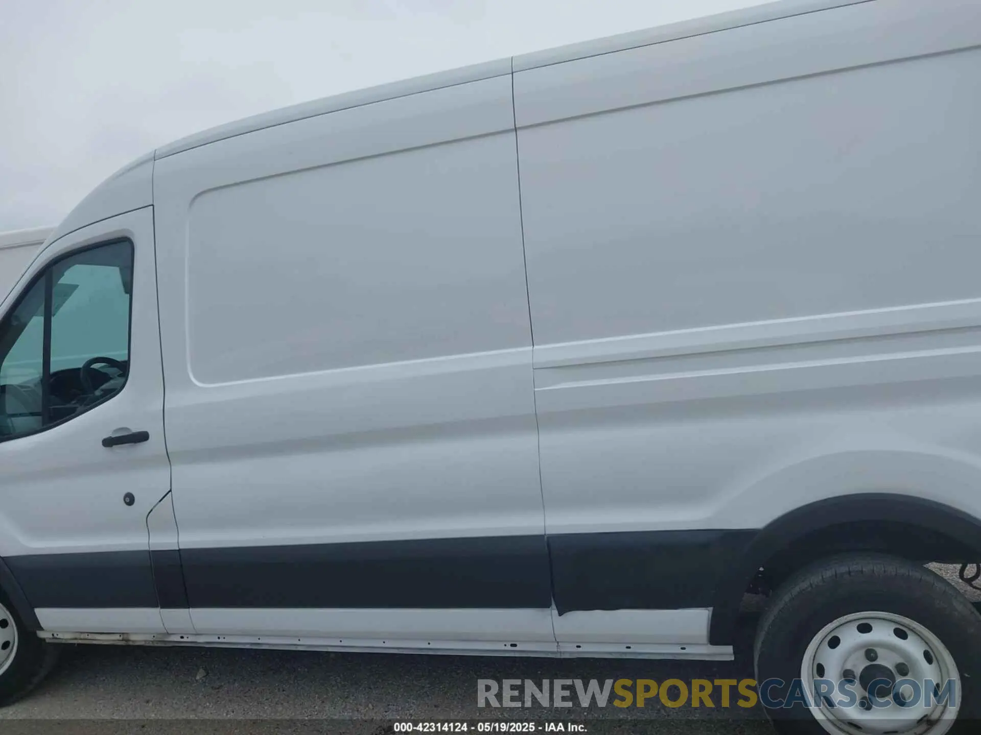 14 Photograph of a damaged car 1FTYE2CMXKKB67987 FORD TRANSIT-150 2019