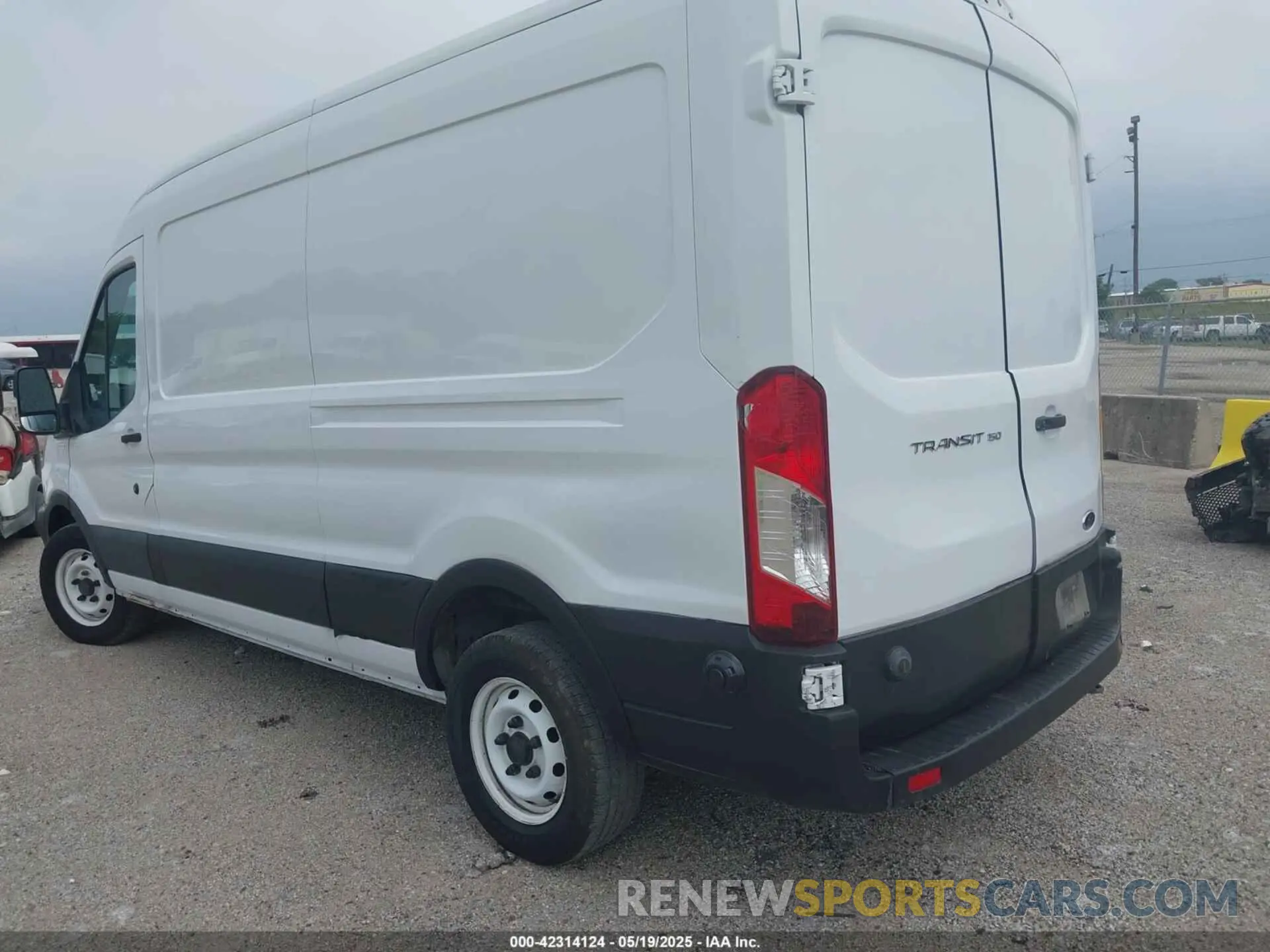 3 Photograph of a damaged car 1FTYE2CMXKKB67987 FORD TRANSIT-150 2019