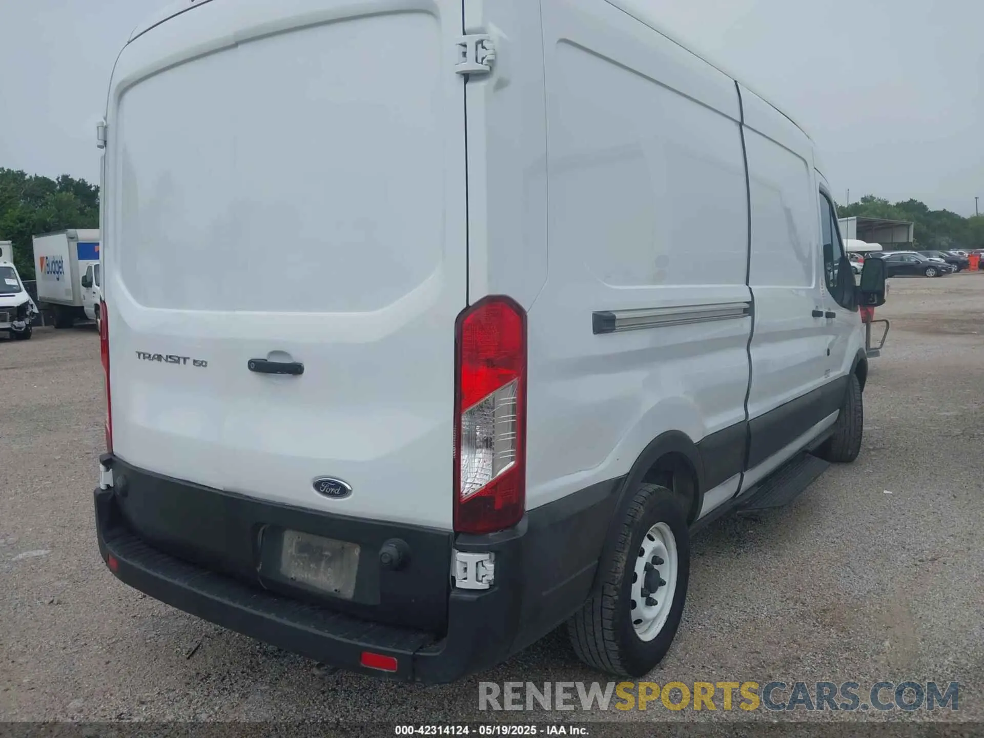 4 Photograph of a damaged car 1FTYE2CMXKKB67987 FORD TRANSIT-150 2019