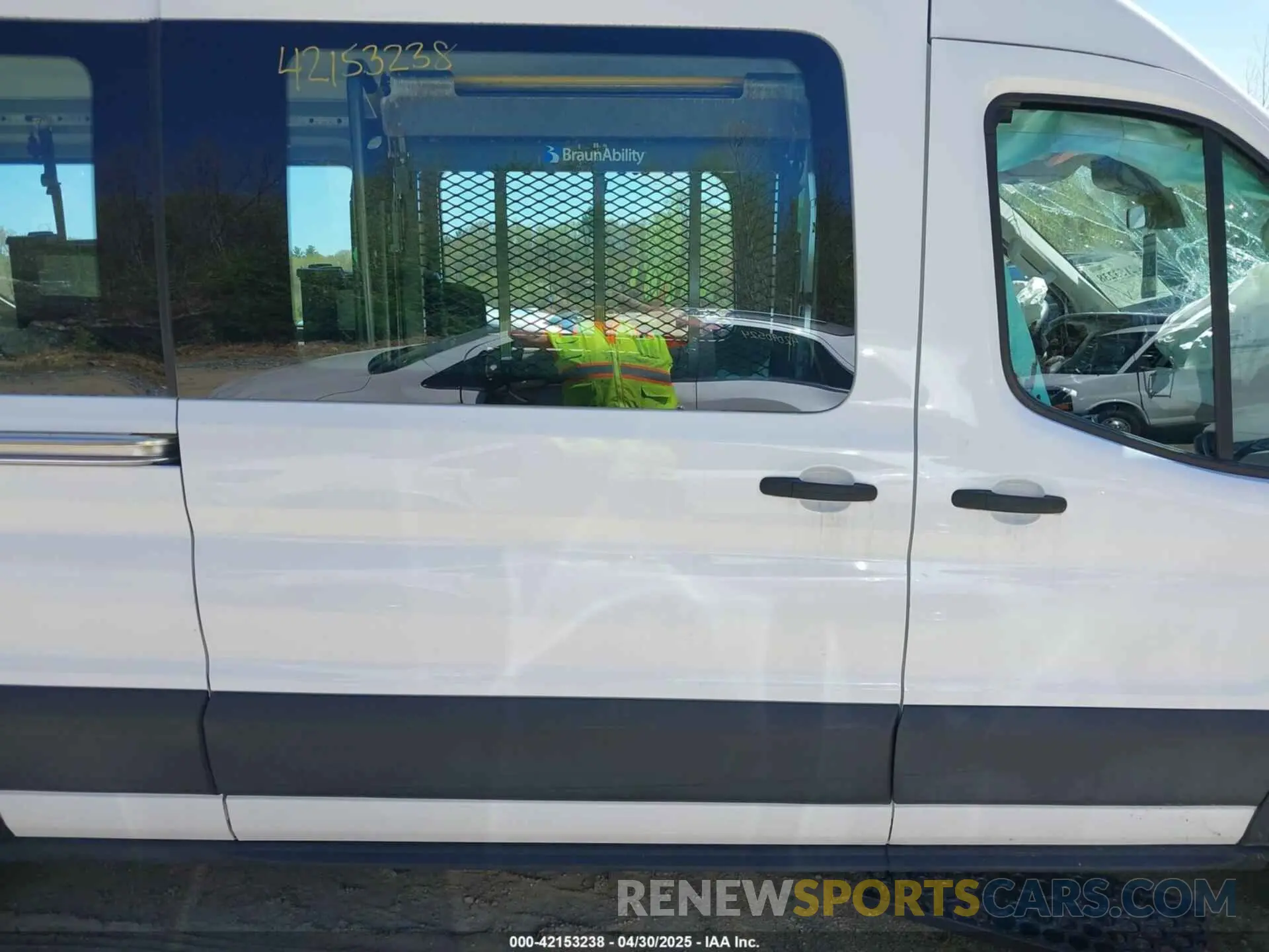 13 Photograph of a damaged car 1FTYE1C81LKA63161 FORD TRANSIT-150 2020