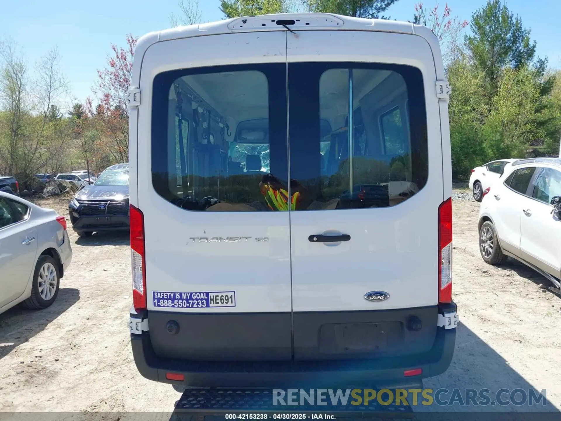 16 Photograph of a damaged car 1FTYE1C81LKA63161 FORD TRANSIT-150 2020